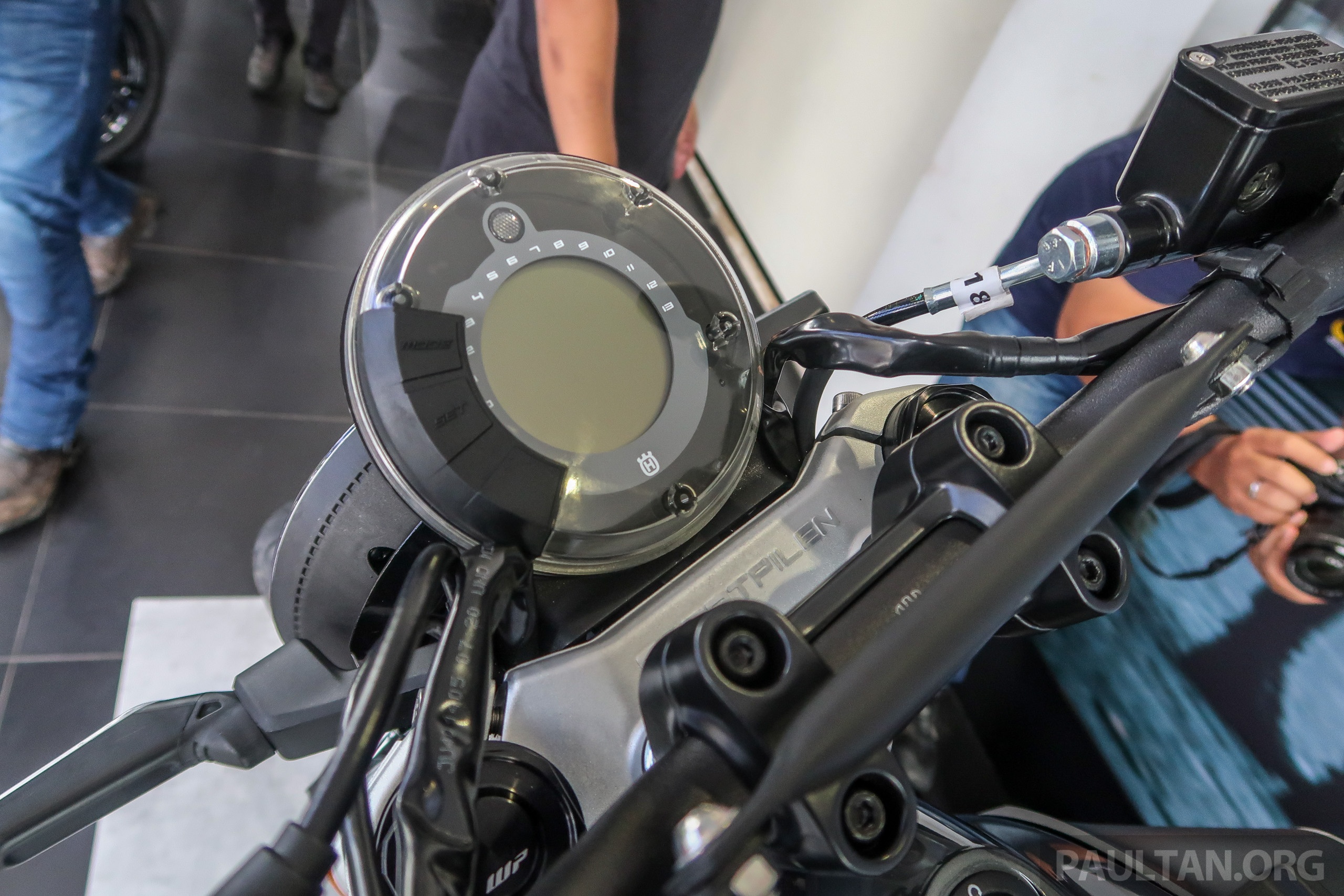 Husqvarna ra mắt 3 mẫu xe tại Malaysia ảnh 4 Husqvarna ra mat 3 mau xe tai Malaysia anh 4