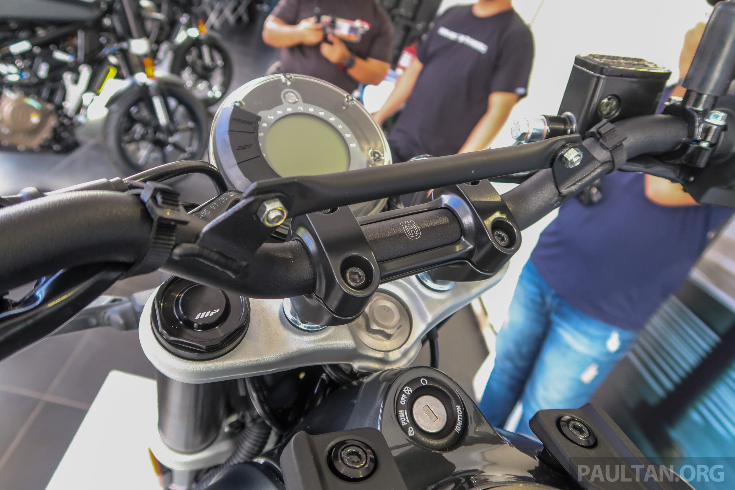 Husqvarna ra mắt 3 mẫu xe tại Malaysia ảnh 7 Husqvarna ra mat 3 mau xe tai Malaysia anh 7