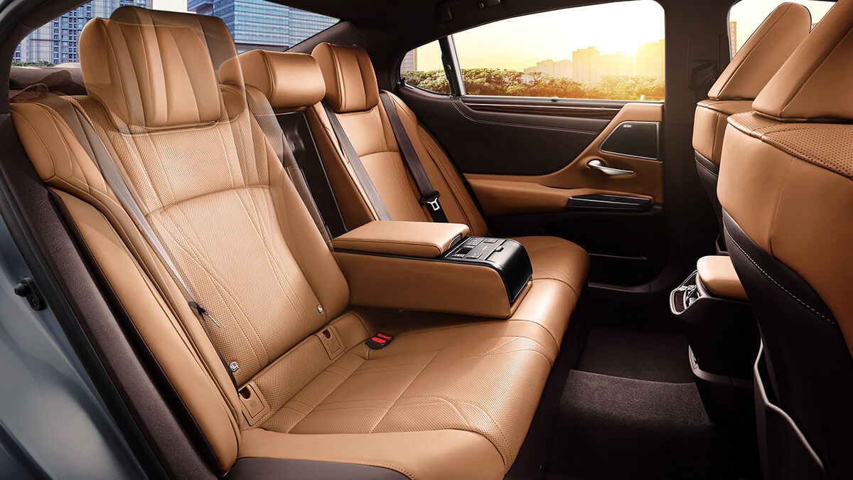 Lexus RX va ES co them ban dac biet tai Malaysia anh 6