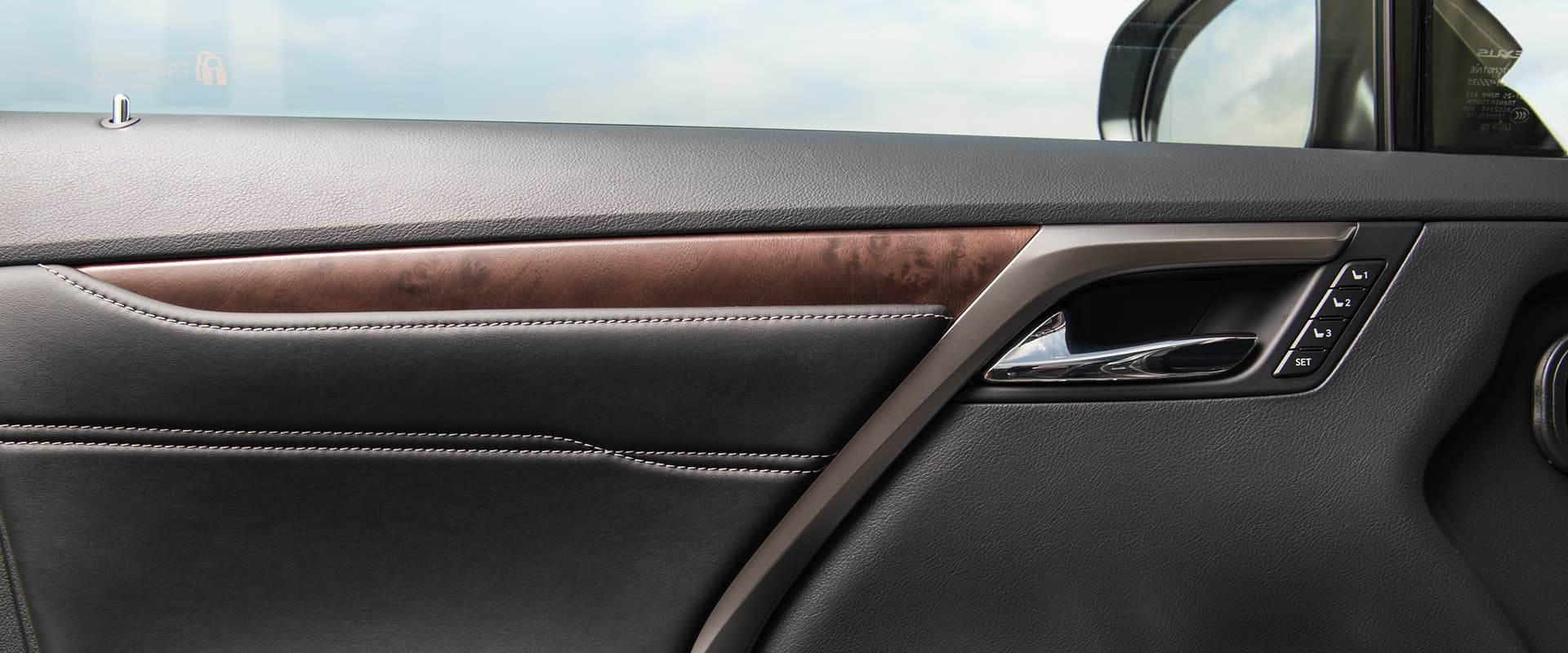 Lexus RX va ES co them ban dac biet tai Malaysia anh 18