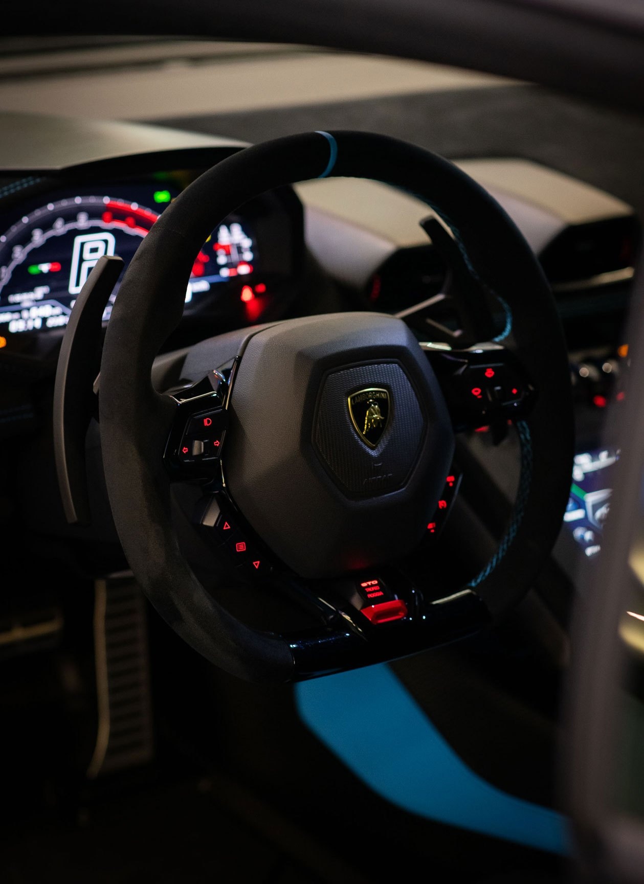 Lamborghini Huracan STO được ra mắt tại Thái Lan ảnh 6 Lamborghini Huracan STO duoc ra mat tai Thai Lan anh 6