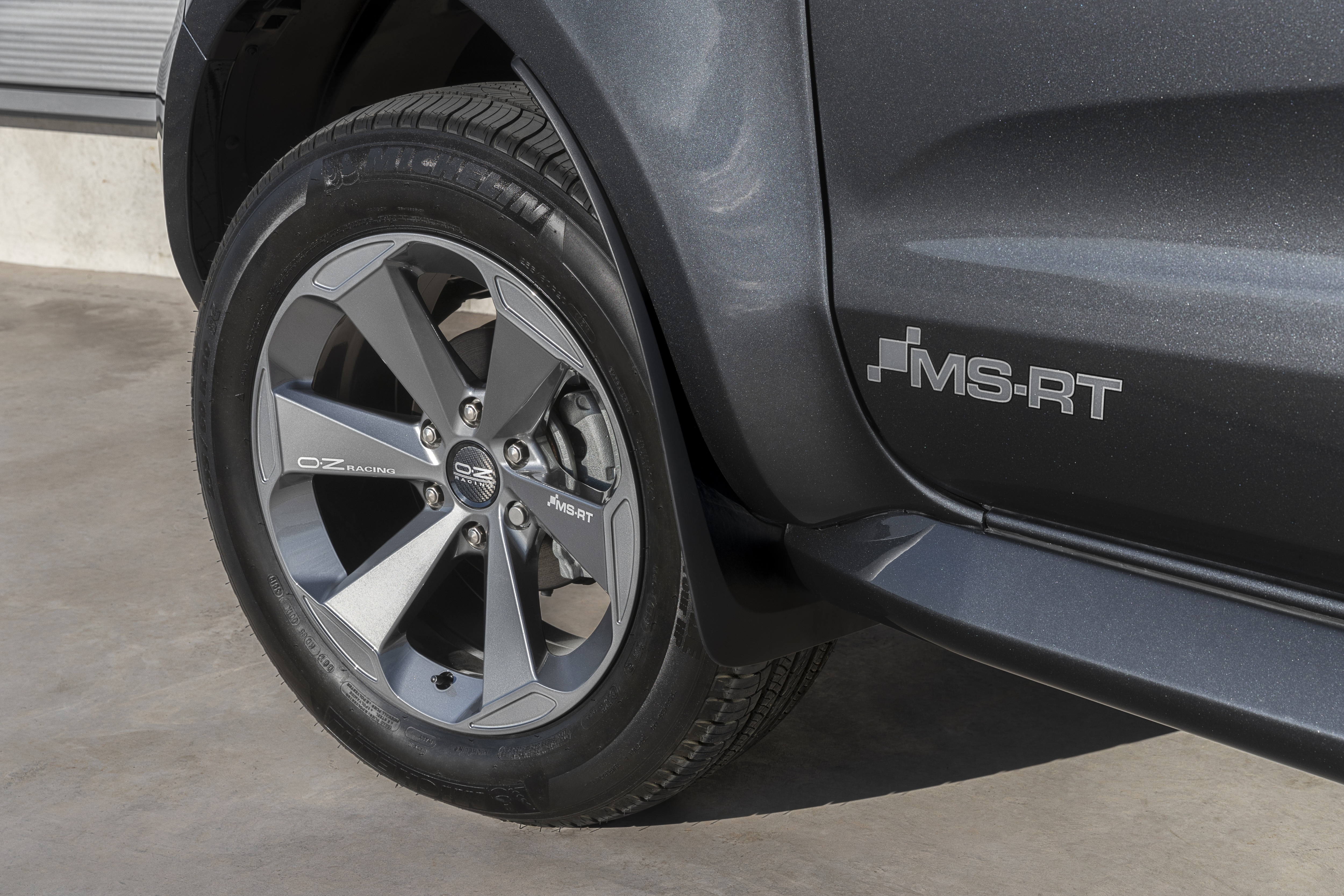 Ford Ranger MS-RT được ra mắt,  giá hơn 20.000 USD ảnh 7 Ford Ranger MS-RT duoc ra mat,  gia hon 20.000 USD anh 7