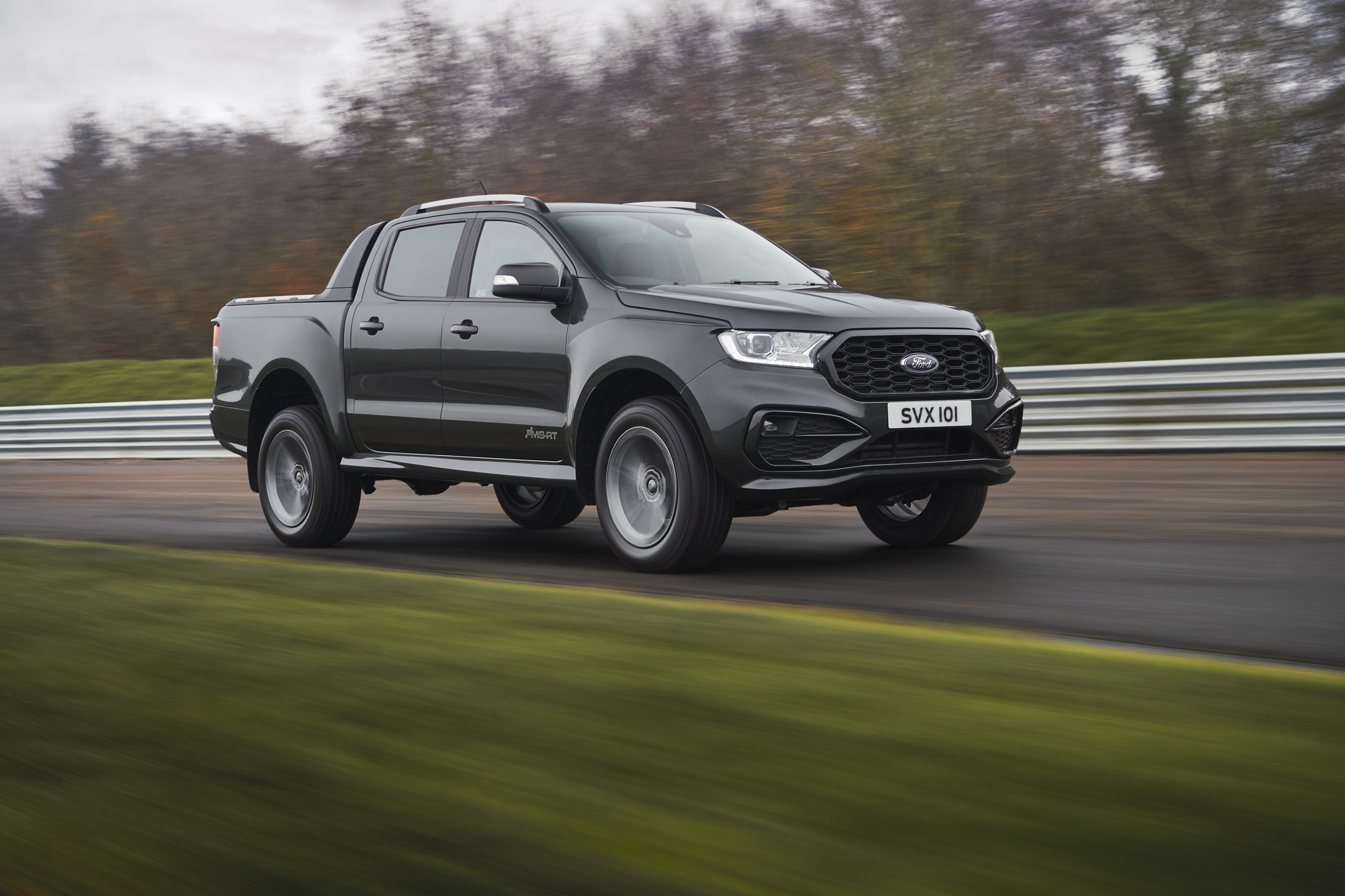 Ford Ranger 2021 co them ban the thao MS-RT hinh anh