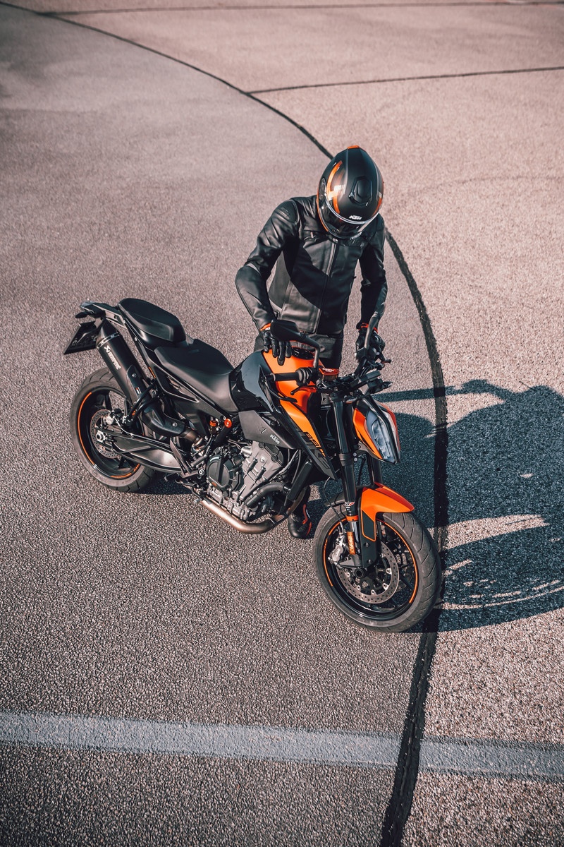 KTM 890 Duke 2021 duoc ra mat anh 12