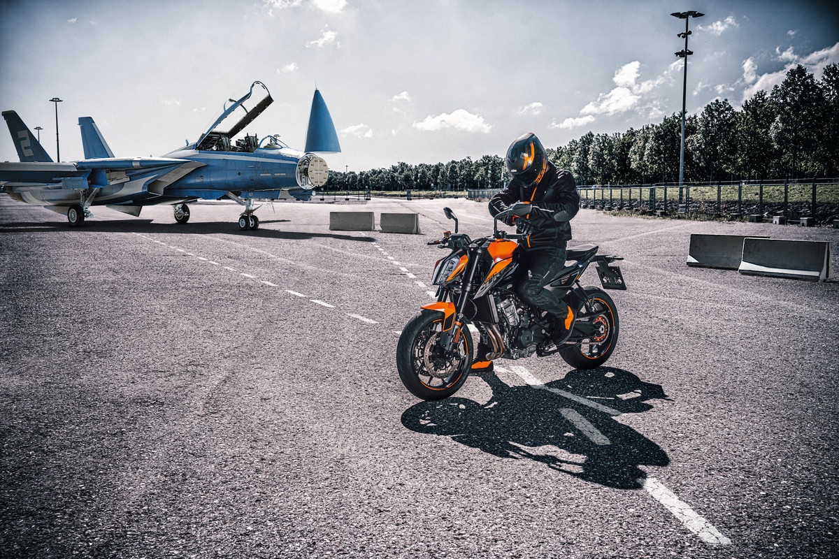 KTM 890 Duke 2021 duoc ra mat anh 11