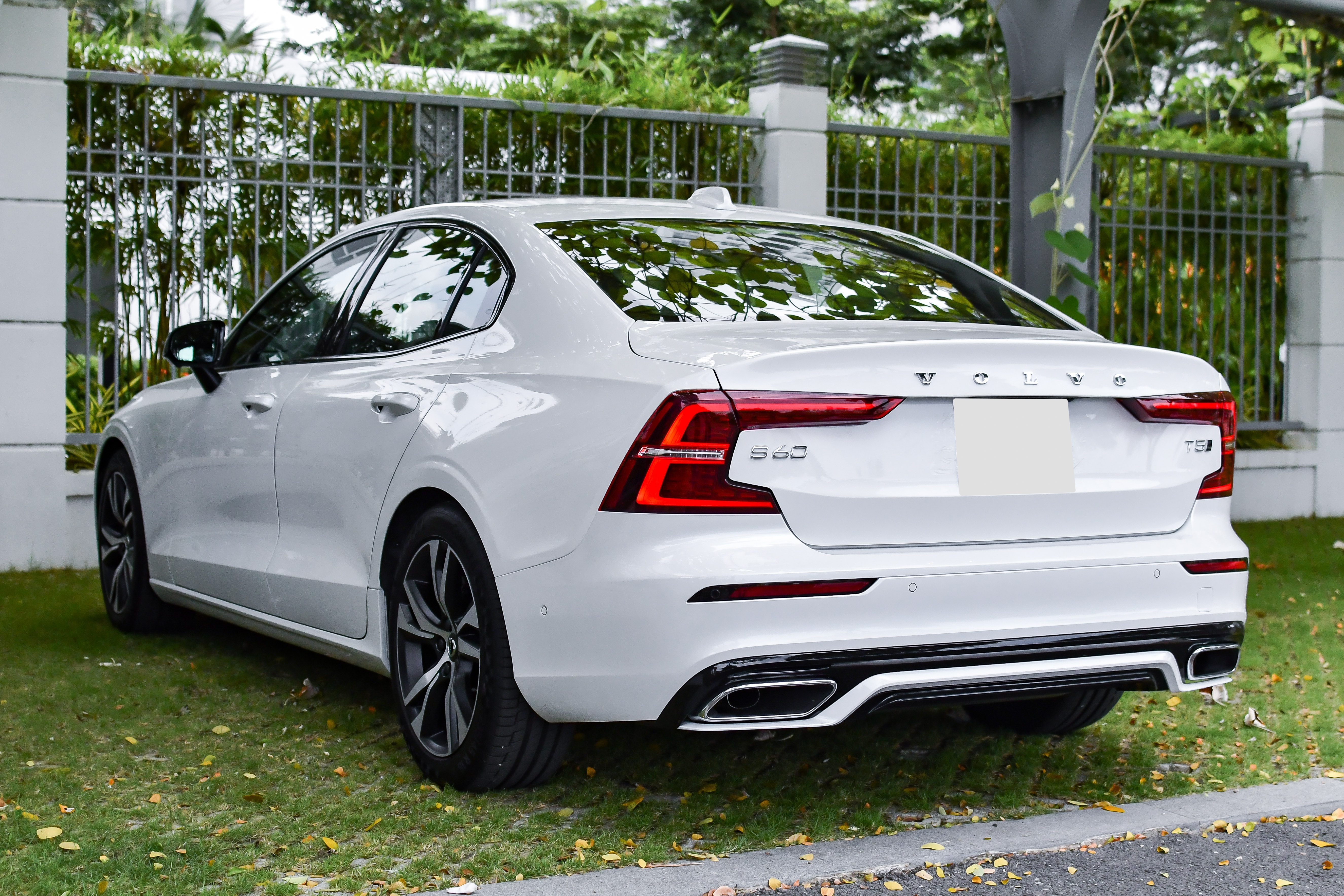 Danh gia Volvo S60 R-Design anh 21