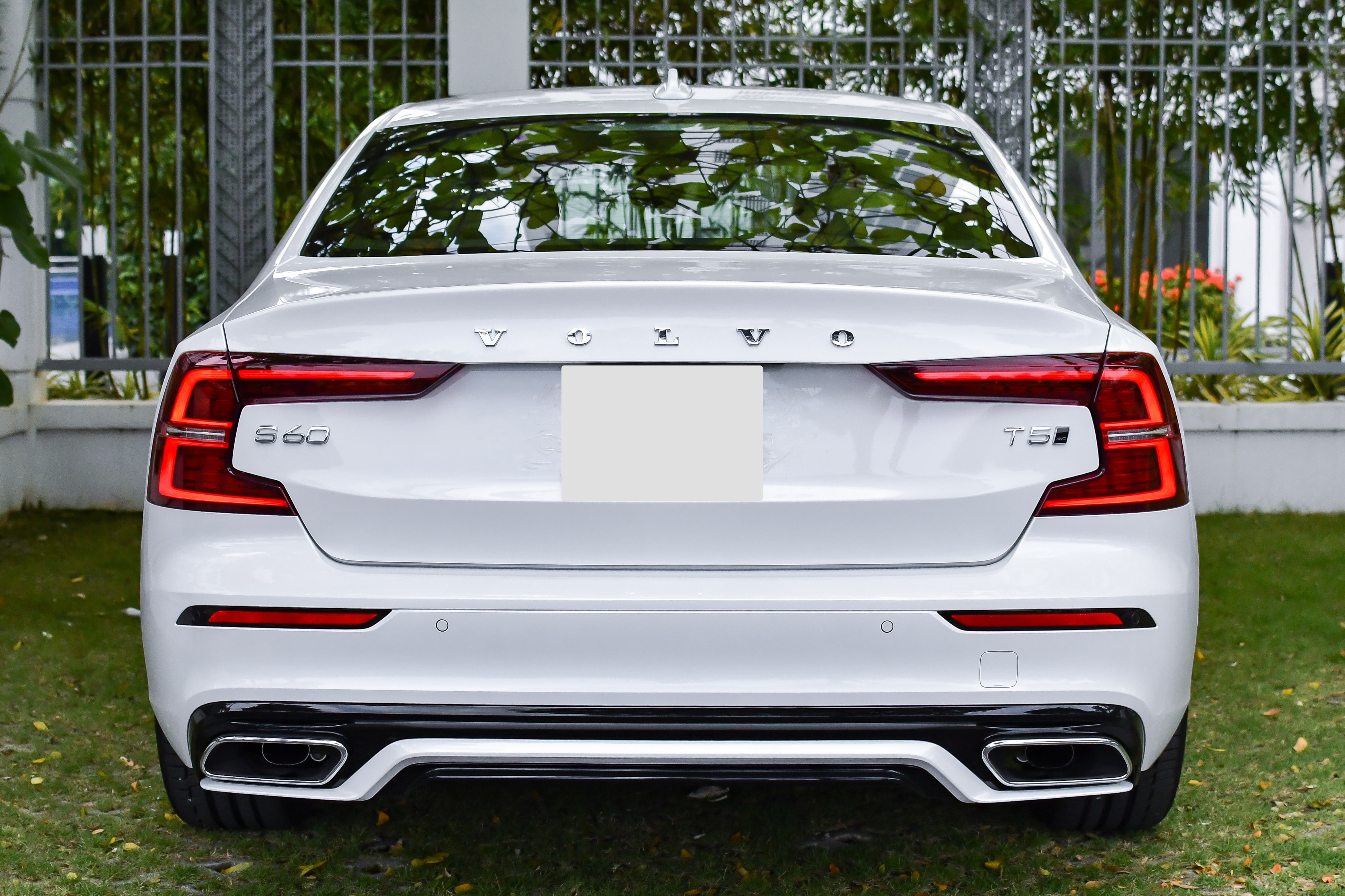 Danh gia Volvo S60 R-Design anh 8