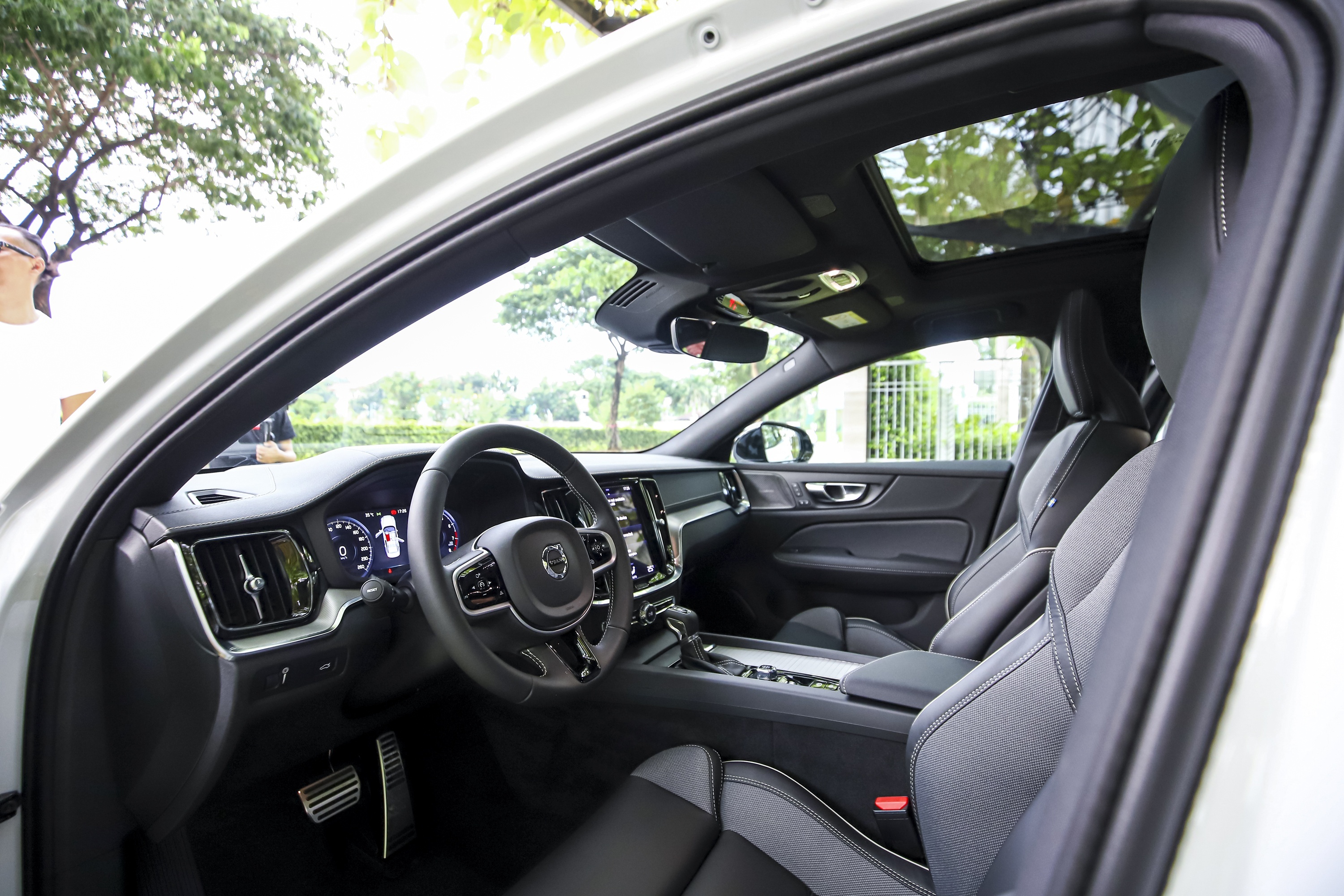 Danh gia Volvo S60 R-Design anh 10