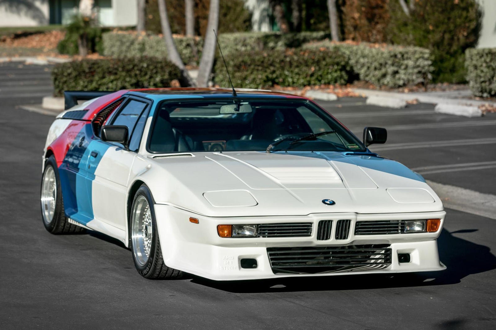 BMW M1 cua Paul Walker duoc ban gia 500.000 USD anh 1