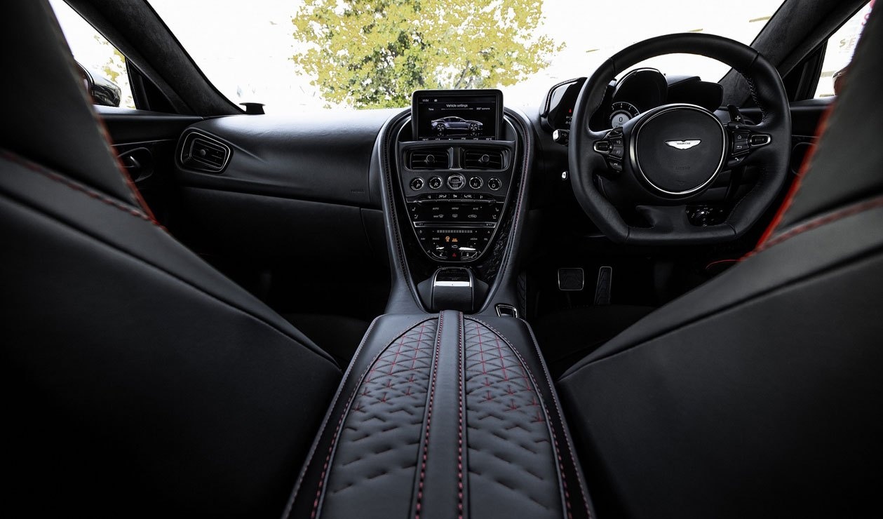 Aston Martin DBS Superleggera gia 1 trieu USD tai Thai Lan anh 11