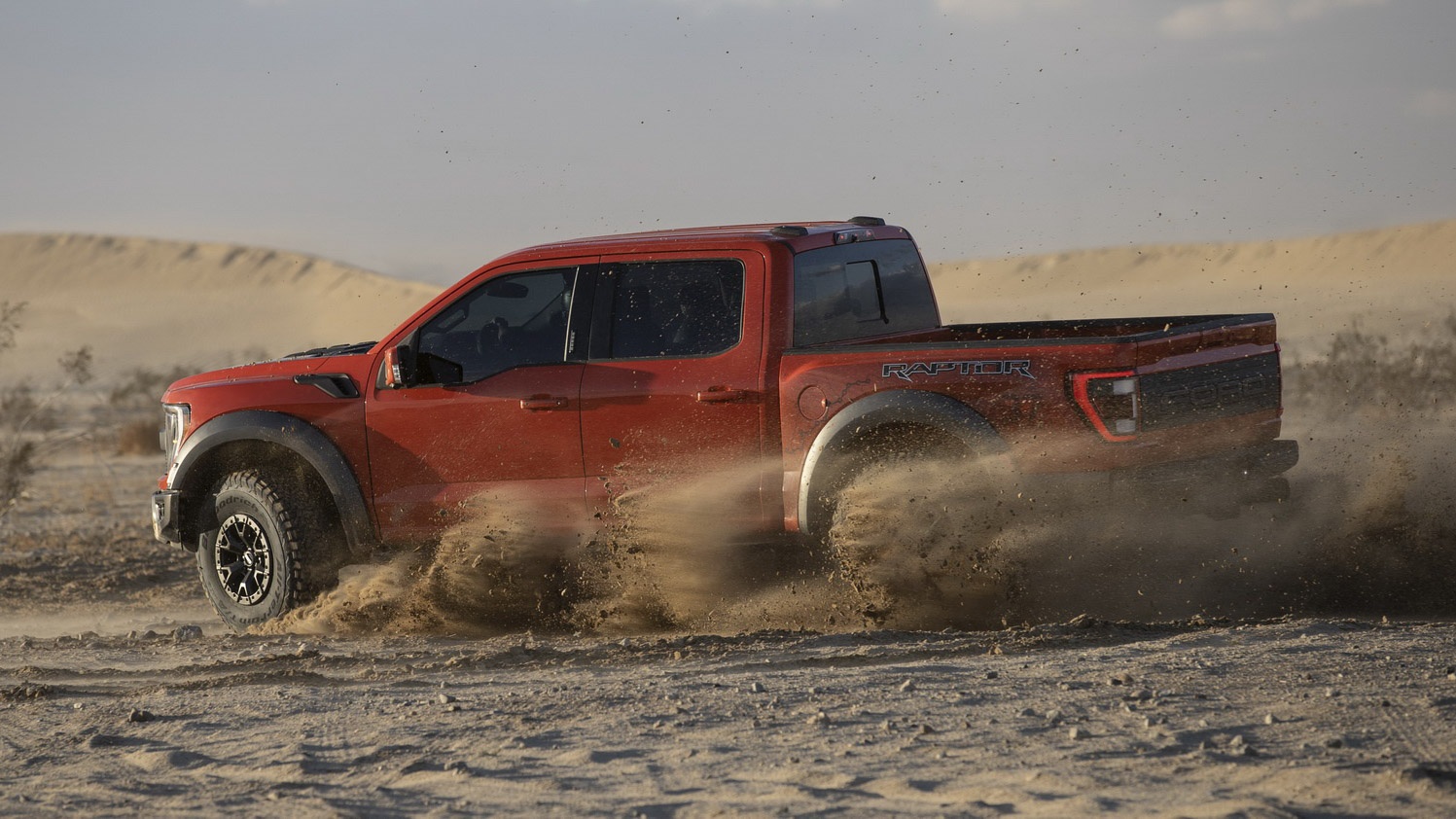 So sánh Ford F-150 Raptor và Ram 1500 TRX ảnh 12 So sanh Ford F-150 Raptor va Ram 1500 TRX anh 12