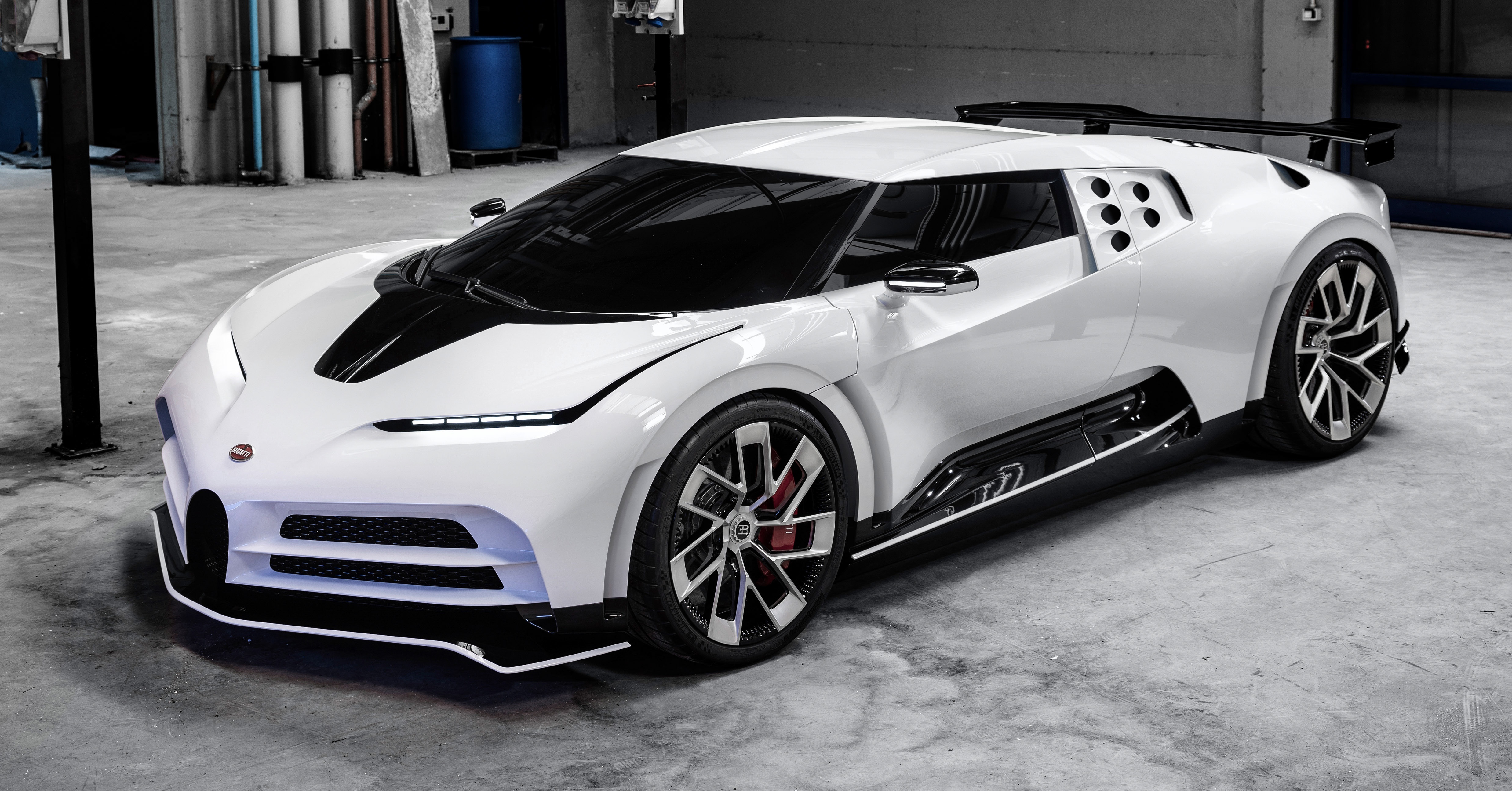 Ronaldo bo sung Ferrari Monza vao bo suu tap sieu xe anh 3