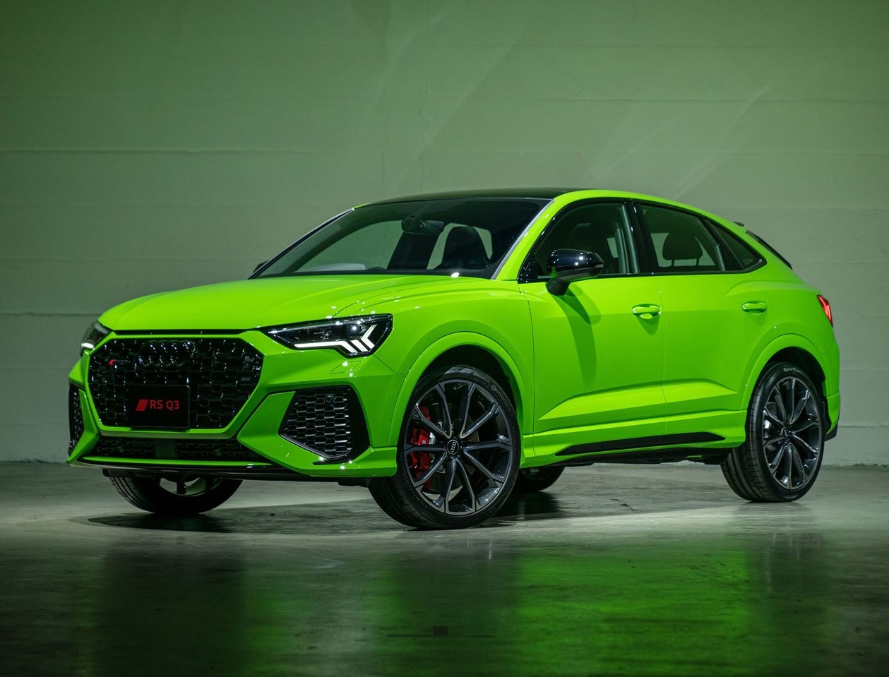 3 phien ban hieu suat cao cua Audi Q3 2021 duoc ra mat tai Thai Lan hinh anh