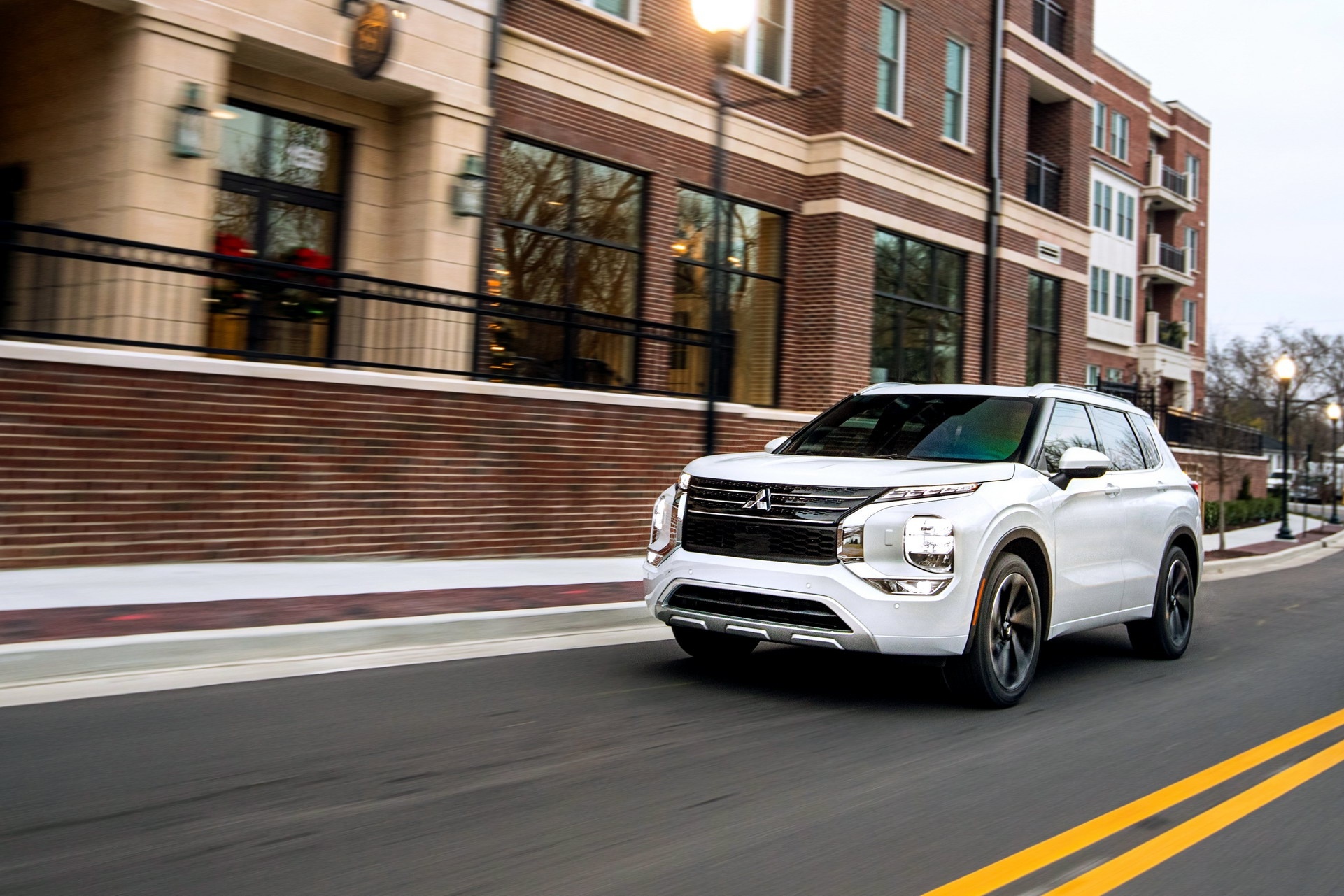 Mitsubishi Outlander 2021 co nhung cai tien gi? anh 12