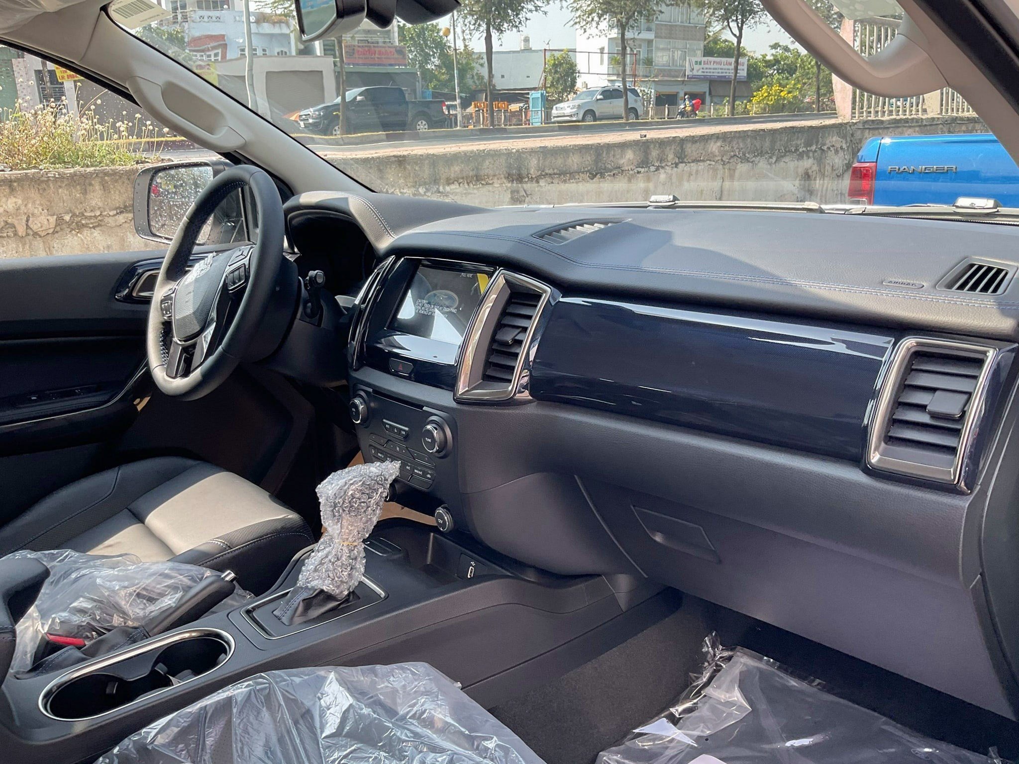 Ford Everest Sport 2021 về đại lý ảnh 3 Ford Everest Sport 2021 ve dai ly anh 3