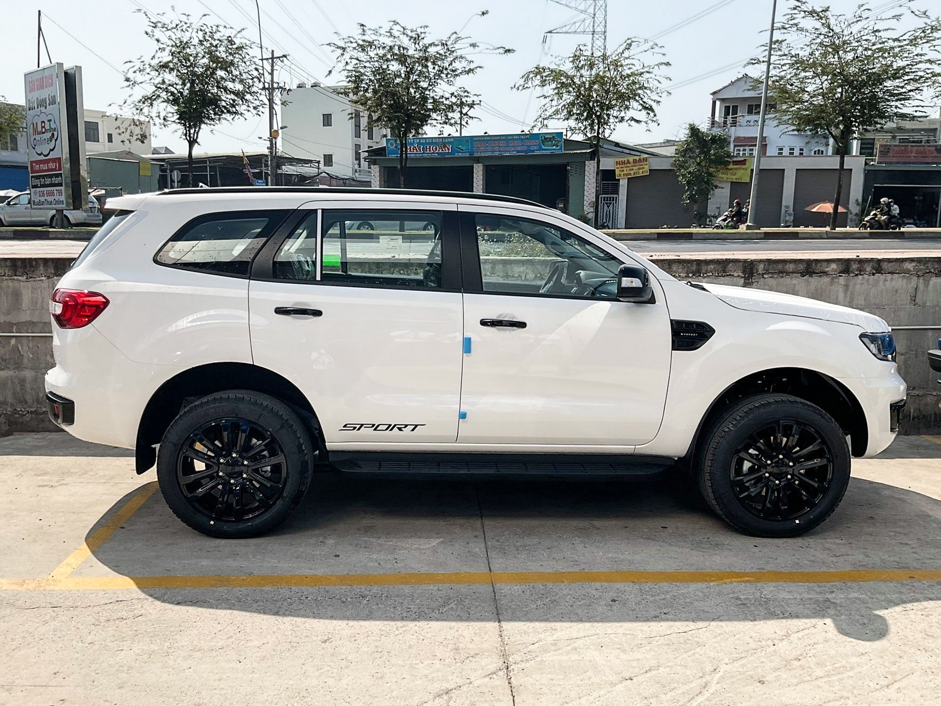 Ford Everest Sport 2021 về đại lý ảnh 4 Ford Everest Sport 2021 ve dai ly anh 4