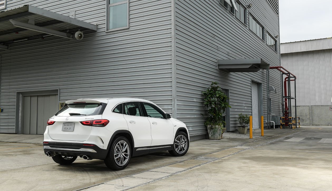 Mercedes-AMG GLA 35 4MATIC 2021 ra mắt tại Thái Lan ảnh 5 Mercedes-AMG GLA 35 4MATIC 2021 ra mat tai Thai Lan anh 5