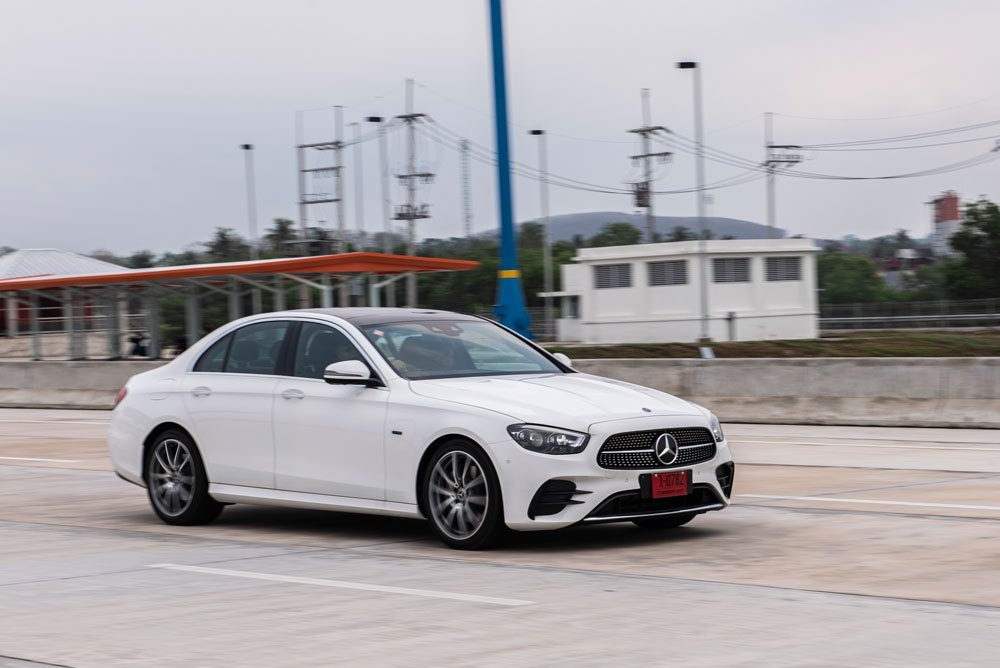 Mercedes-Benz E-Class 2021 ra mắt tại Thái Lan ảnh 13 Mercedes-Benz E-Class 2021 ra mat tai Thai Lan anh 13