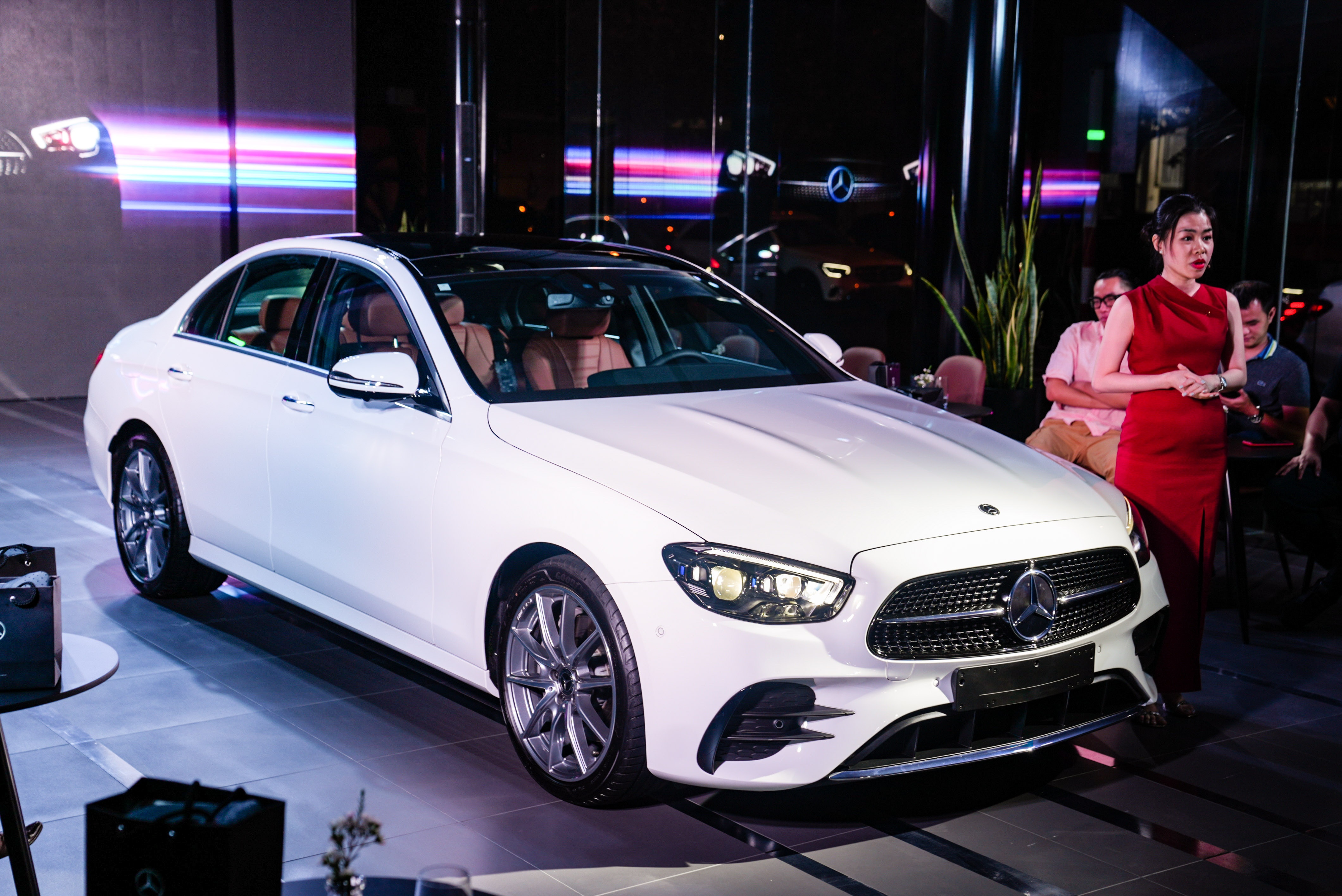 Chi tiết Mercedes-Benz E-Class 2021 tại Việt Nam ảnh 21 Chi tiet Mercedes-Benz E-Class 2021 tai Viet Nam anh 21