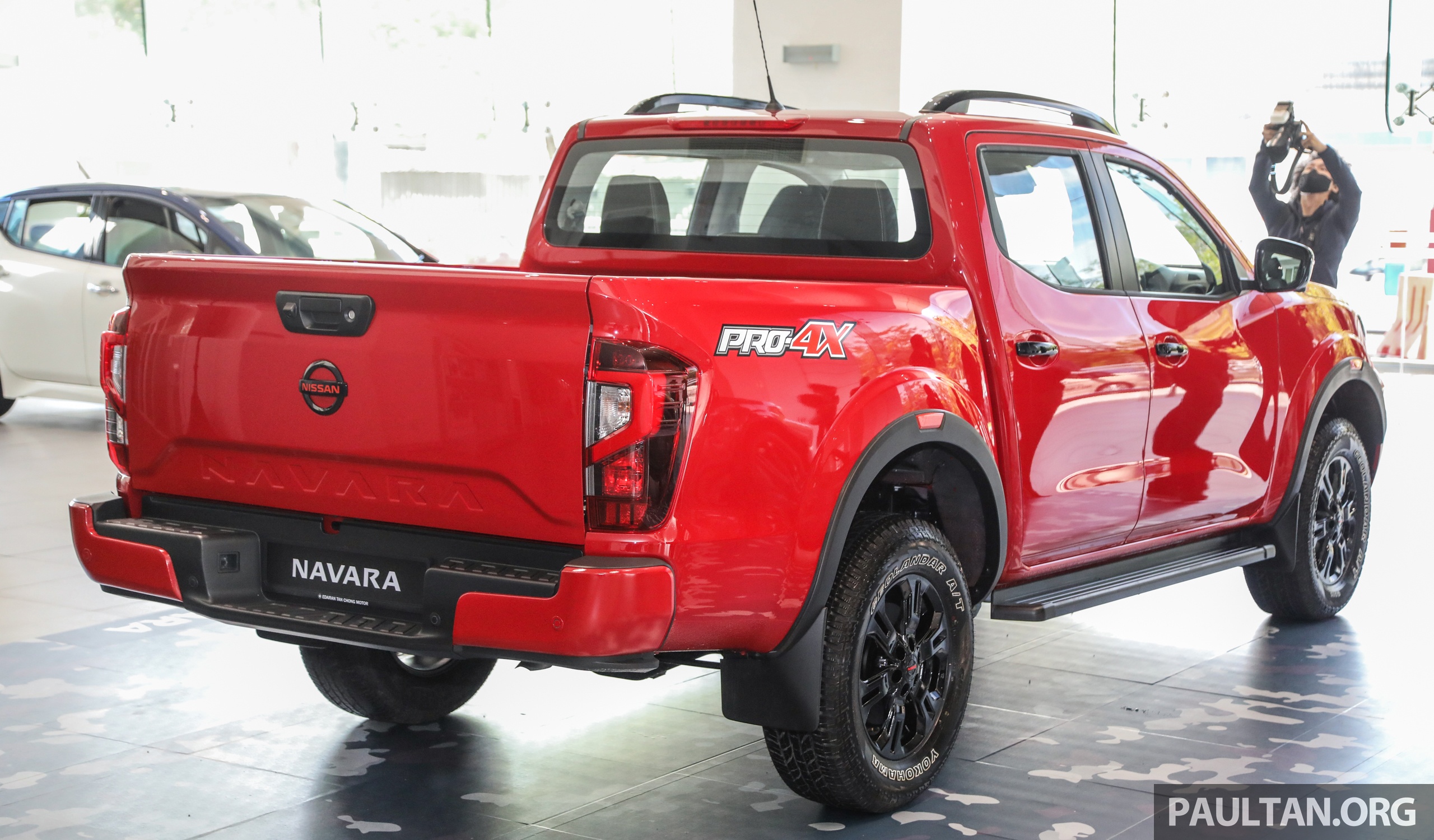 Nissan Navara Pro-4X duoc gioi thieu tai Malaysia anh 18