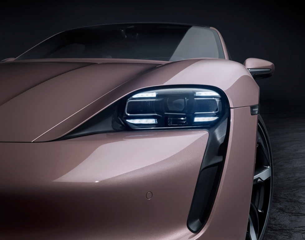 Hai phien ban moi cua Porsche Taycan ra mat tai BIMS 2021 anh 8