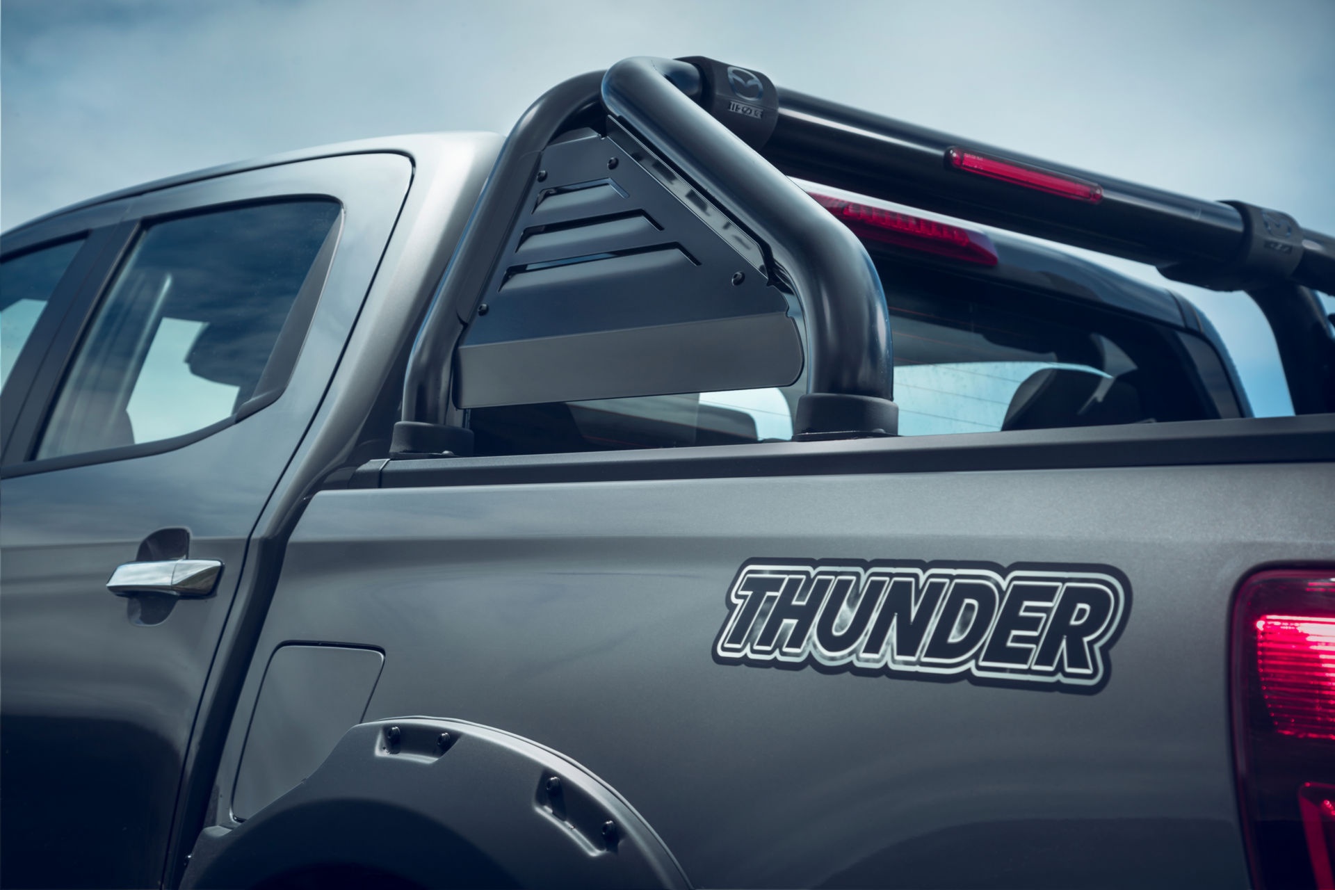 Mazda BT-50 Thunder dành riêng cho thị trường Australia ảnh 4 Mazda BT-50 Thunder danh rieng cho thi truong Australia anh 4