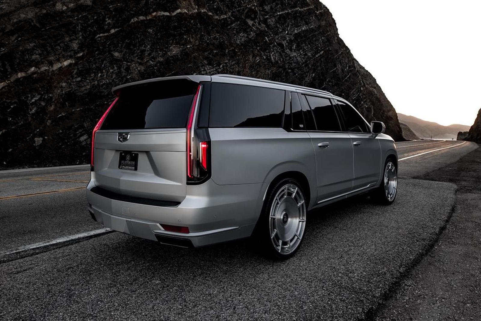 Cadillac Escalade Platinum ESV 2021 của Kim Kardashian ảnh 6 Cadillac Escalade Platinum ESV 2021 cua Kim Kardashian anh 6