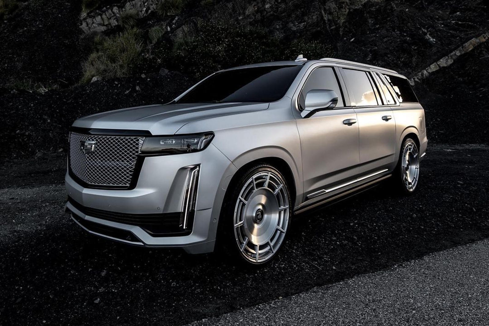 Cadillac Escalade Platinum ESV 2021 của Kim Kardashian ảnh 1 Cadillac Escalade Platinum ESV 2021 cua Kim Kardashian anh 1