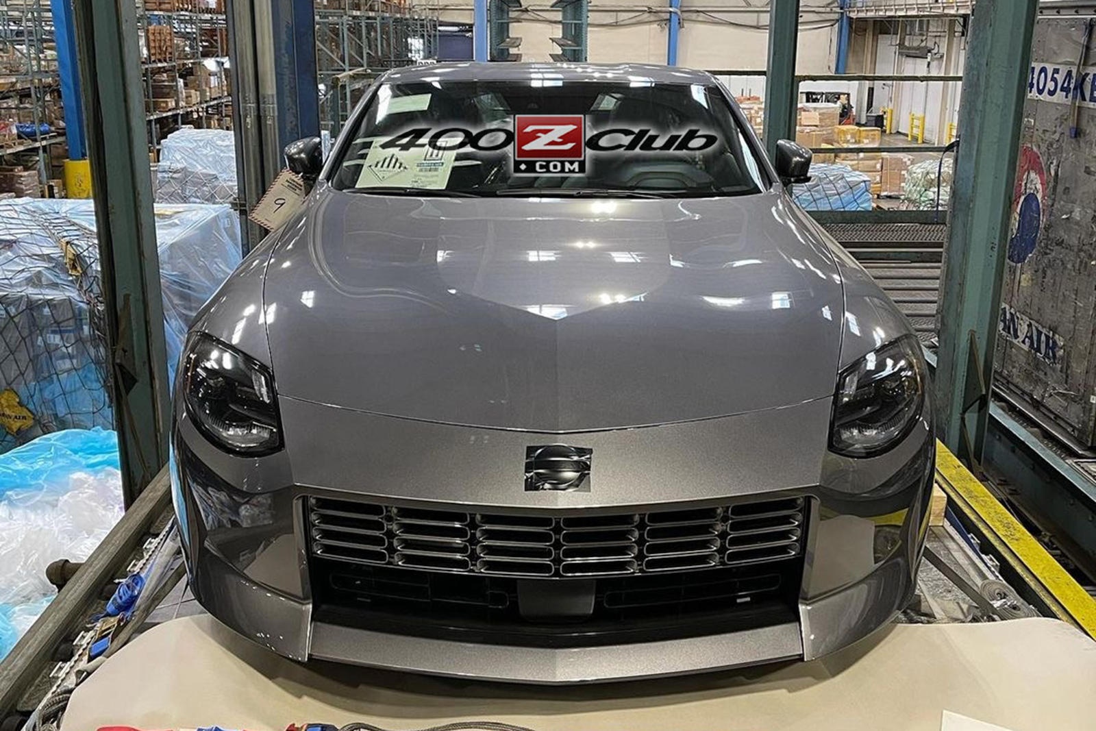 Lo anh thuc te Nissan Z anh 5