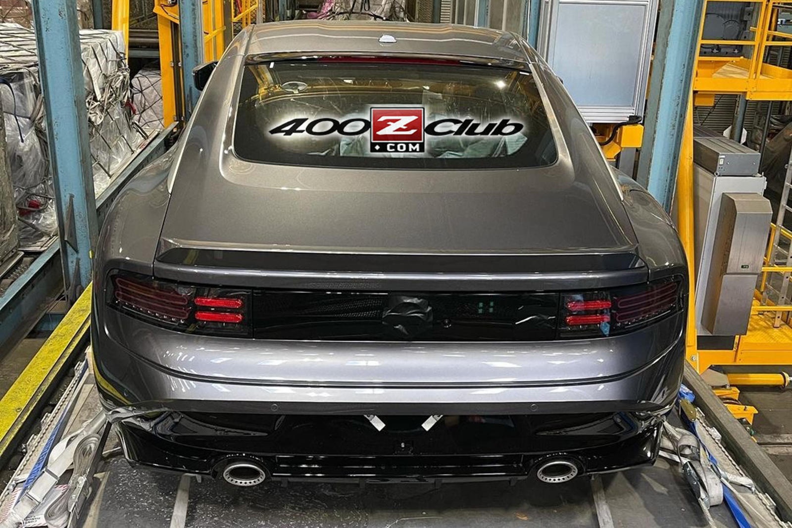 Lo anh thuc te Nissan Z anh 6