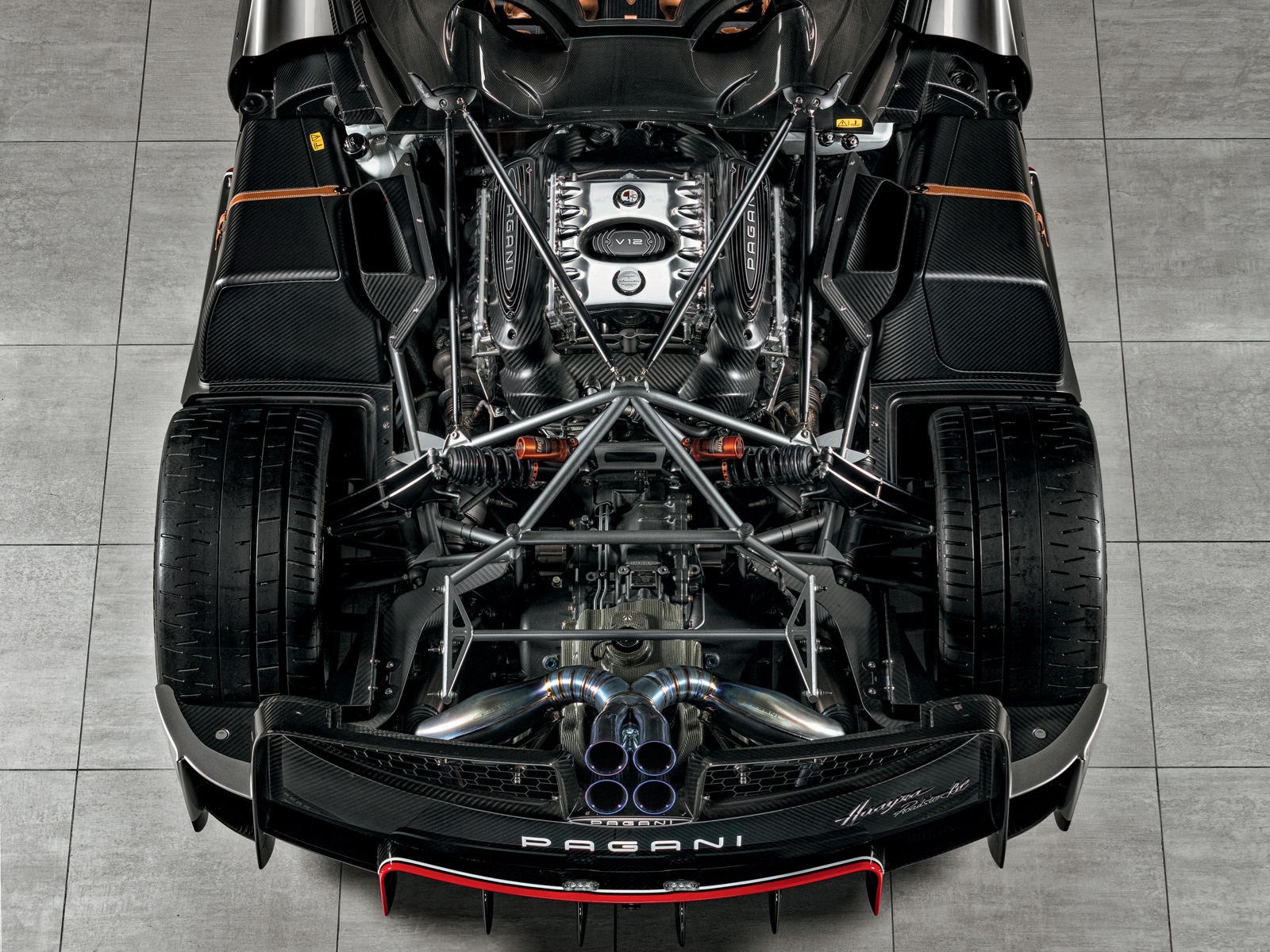 Pagani Huayra Roadster BC Supernova doc nhat the gioi anh 2