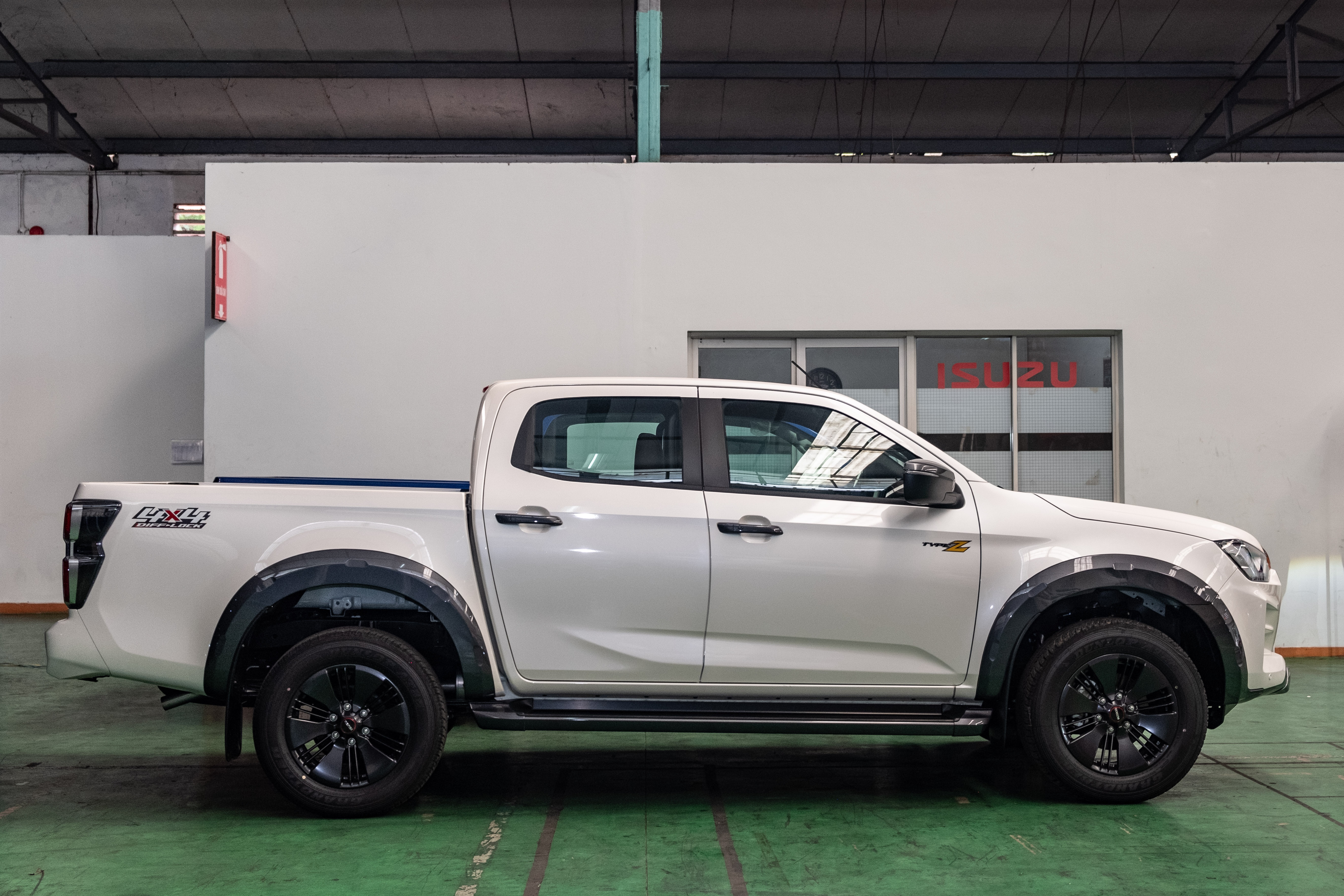 Vì sao Isuzu D-Max có doanh số ế ẩm tại Việt Nam ảnh 3 Vi sao Isuzu D-Max co doanh so e am tai Viet Nam anh 3