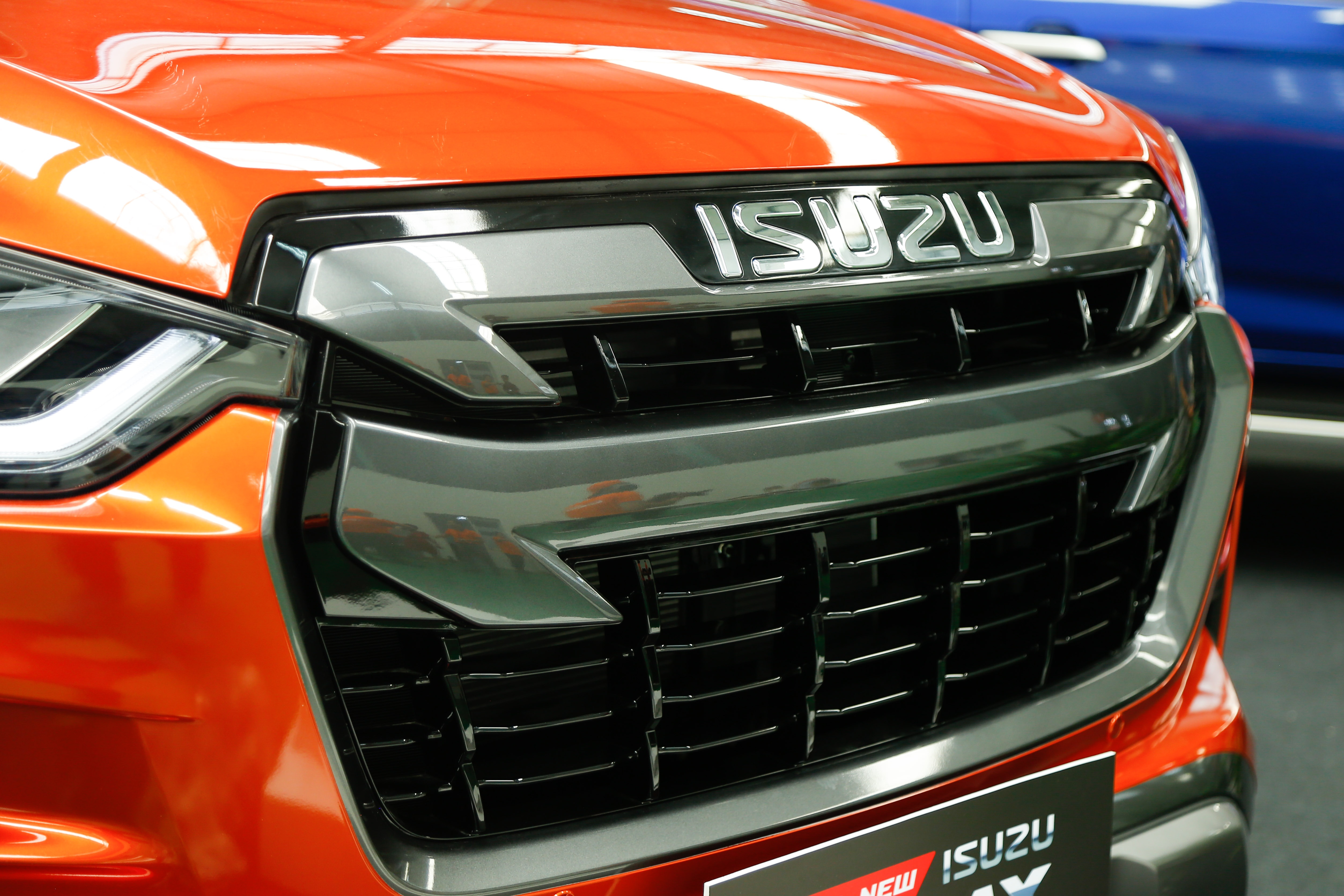 Vì sao Isuzu D-Max có doanh số ế ẩm tại Việt Nam ảnh 8 Vi sao Isuzu D-Max co doanh so e am tai Viet Nam anh 8