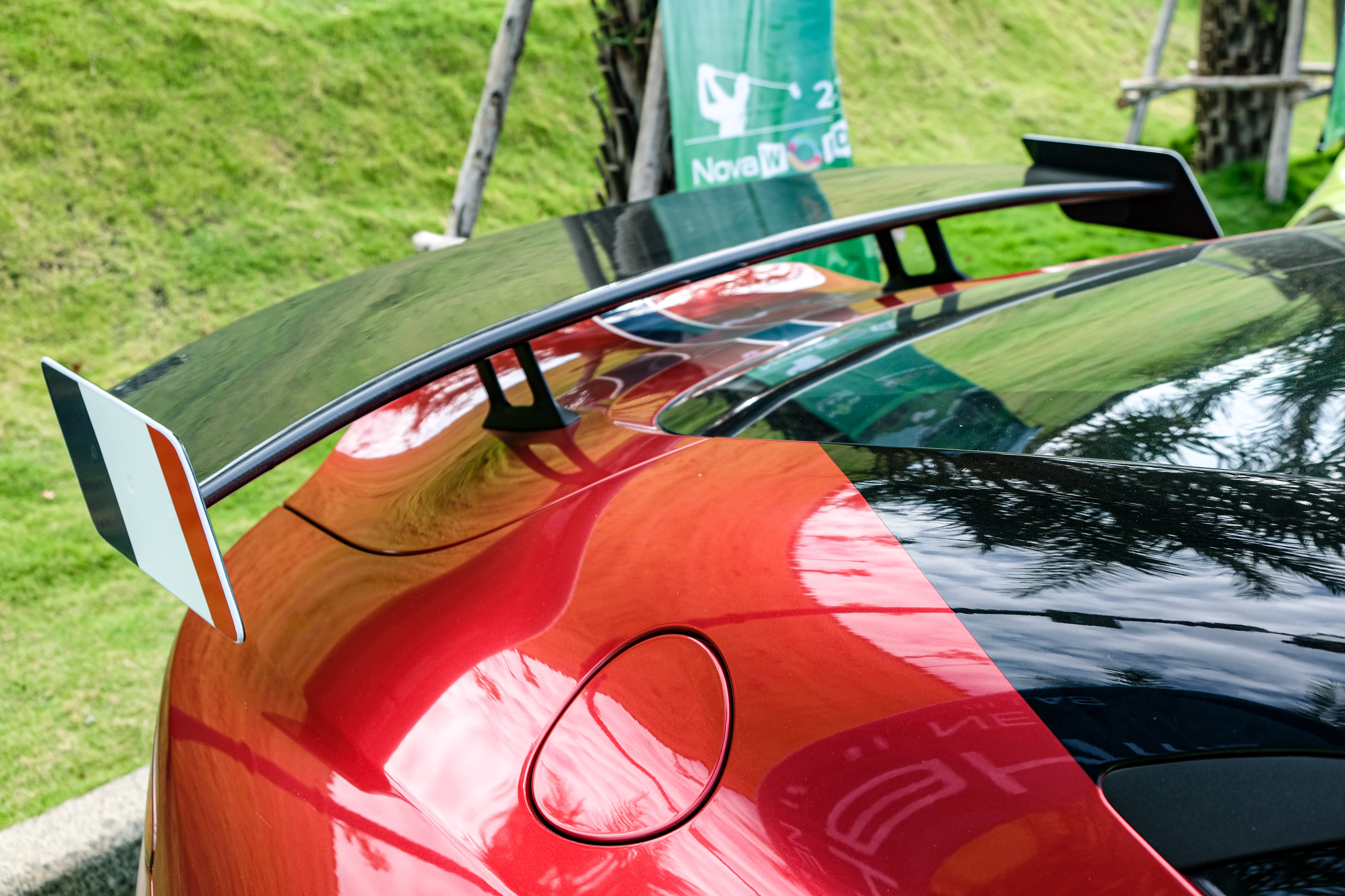 Pagani Huayra không lăn bánh trong hành trình siêu xe ảnh 11 Pagani Huayra khong lan banh trong hanh trinh sieu xe anh 11