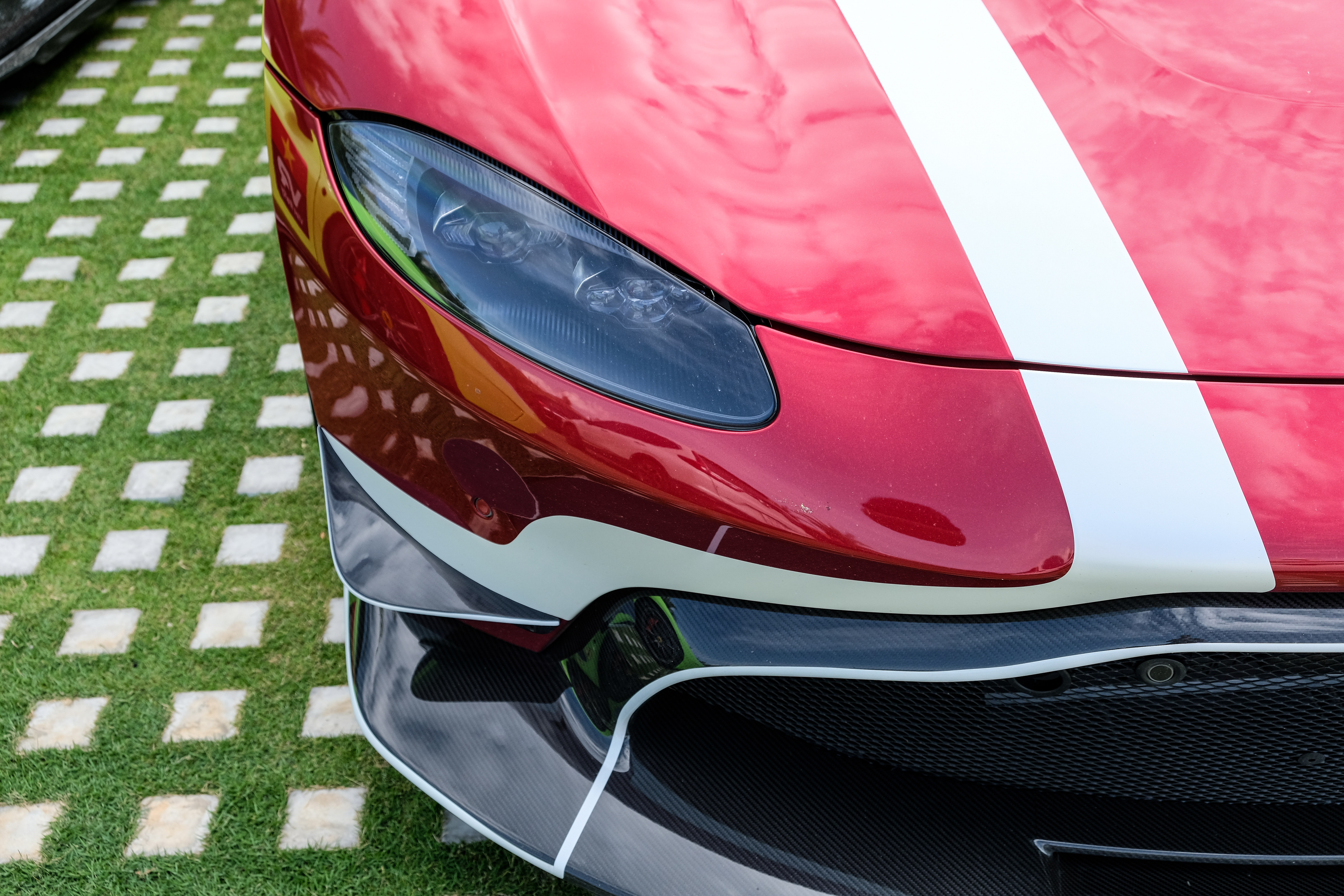 Pagani Huayra không lăn bánh trong hành trình siêu xe ảnh 9 Pagani Huayra khong lan banh trong hanh trinh sieu xe anh 9