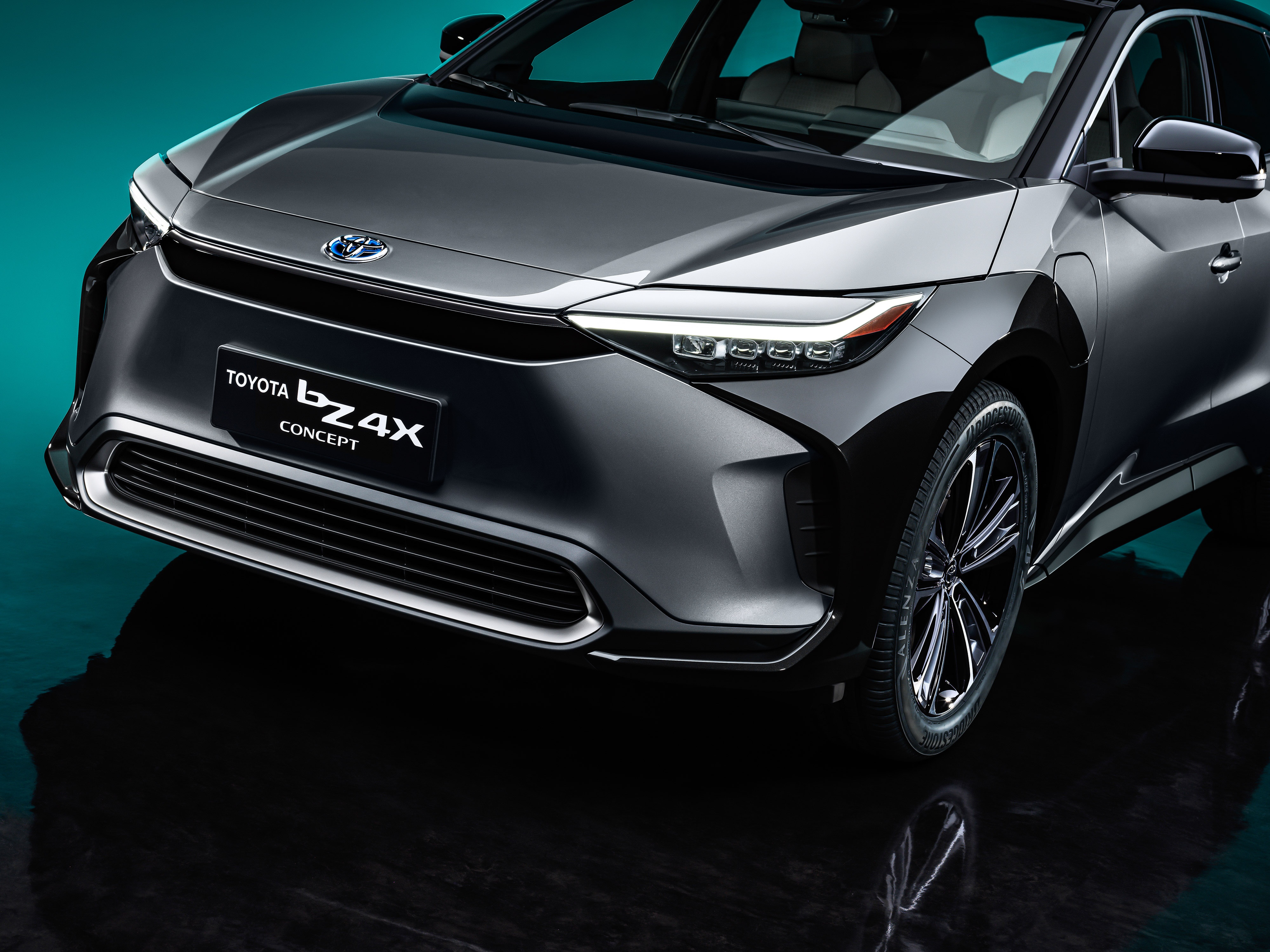 Toyota bZ4X Concept duoc gioi thieu,  ban ra vao nam 2022 anh 4
