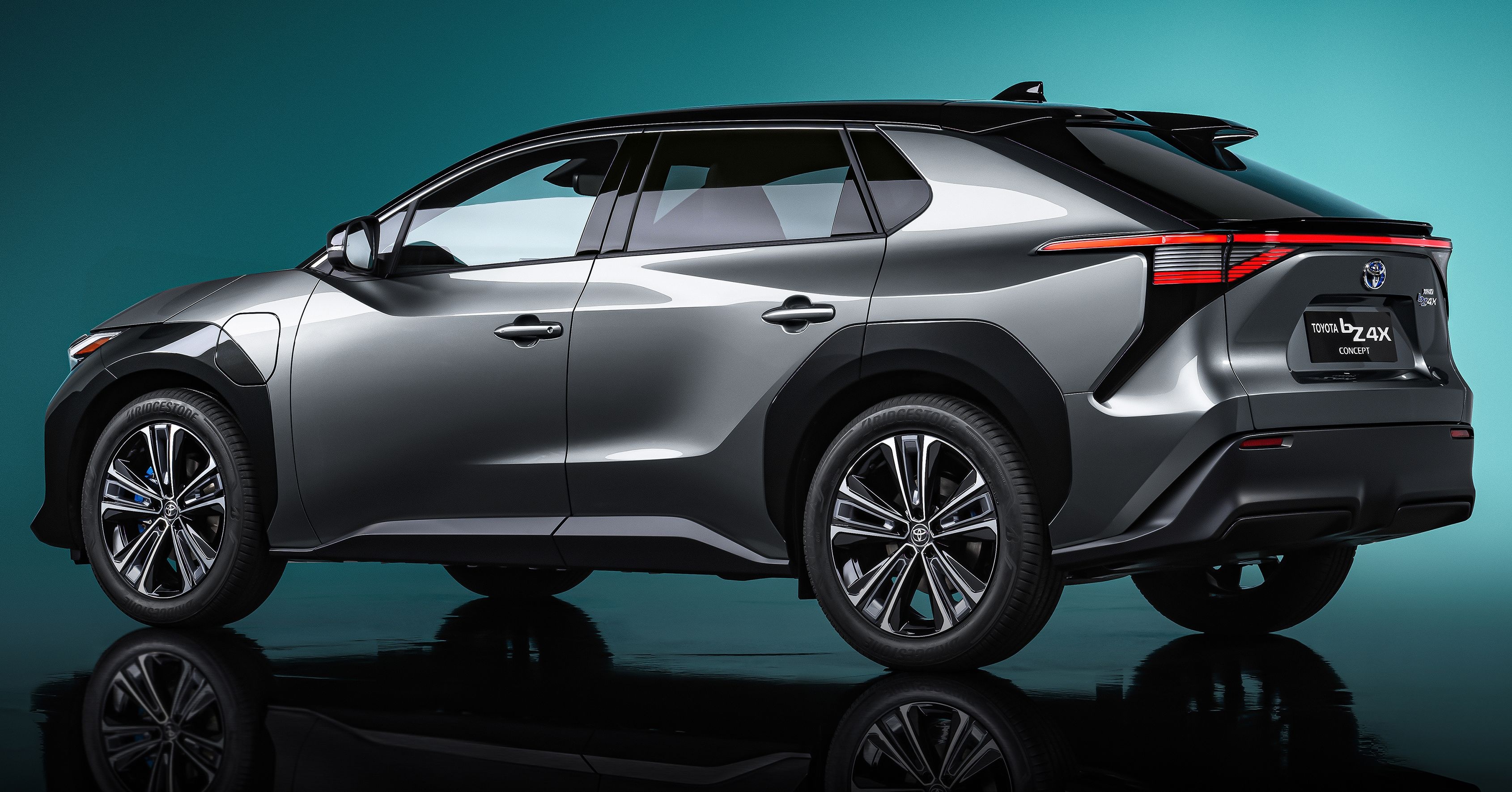 Toyota bZ4X Concept duoc gioi thieu,  ban ra vao nam 2022 anh 2