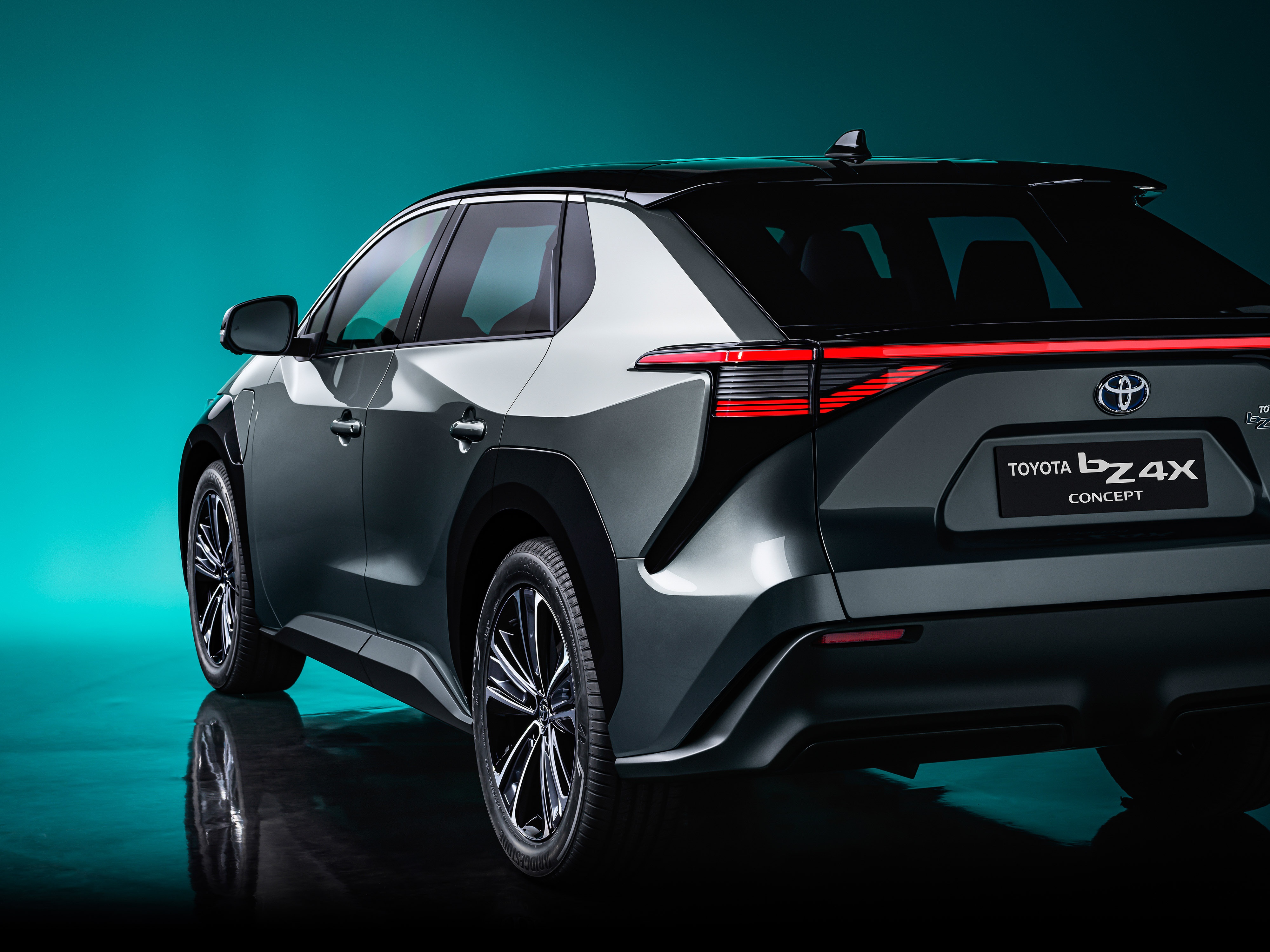 Toyota bZ4X Concept duoc gioi thieu,  ban ra vao nam 2022 anh 5