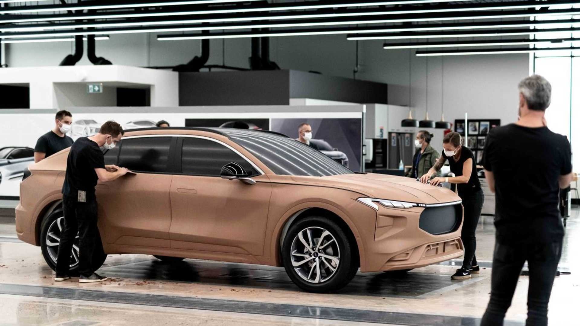 Ford Evos ra mat tai Trien lam Thuong Hai anh 2