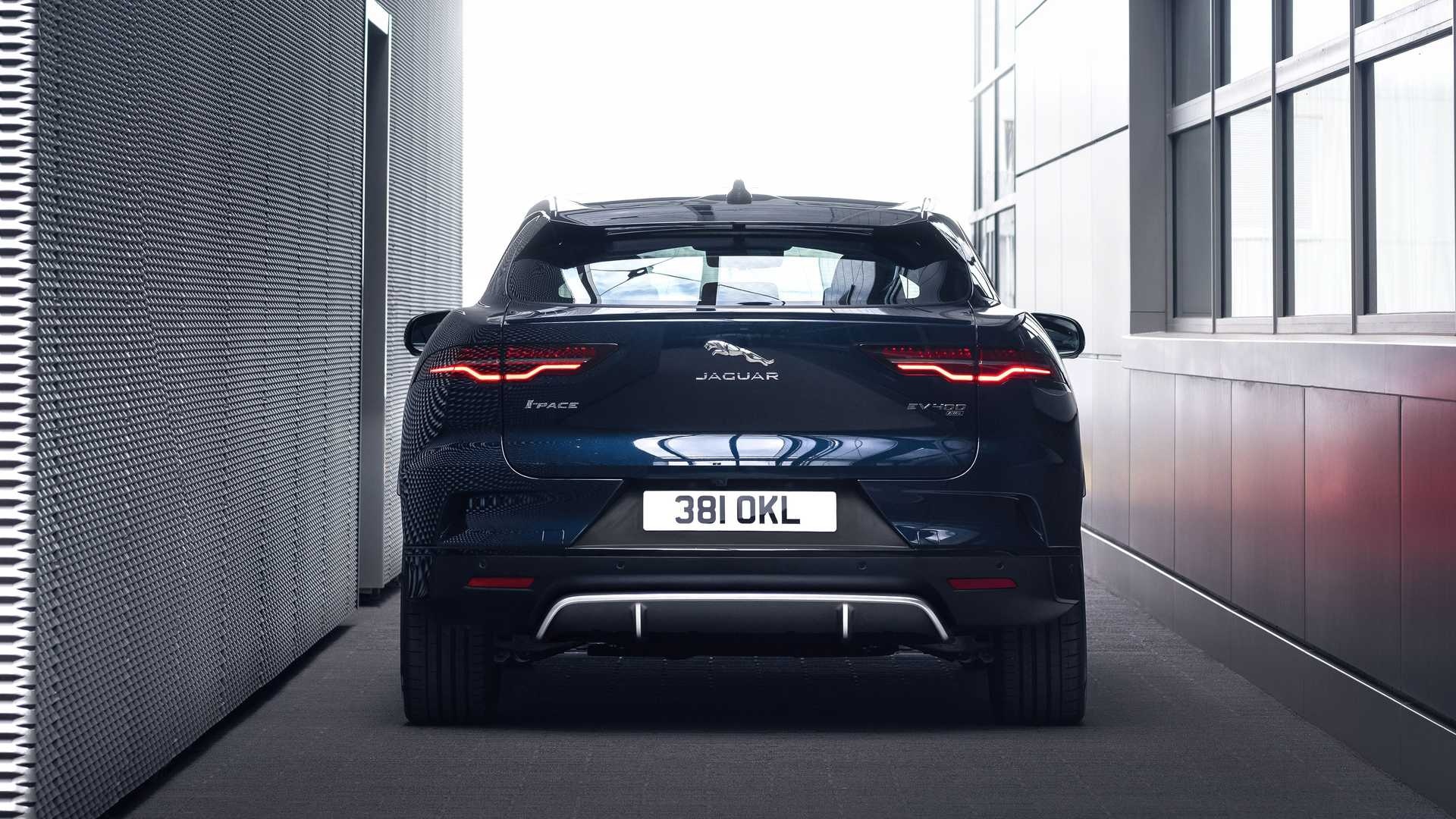 Jaguar I-Pace Black Edition ra mắt,  giá hơn 100.000 USD ảnh 9 Jaguar I-Pace Black Edition ra mat,  gia hon 100.000 USD anh 9