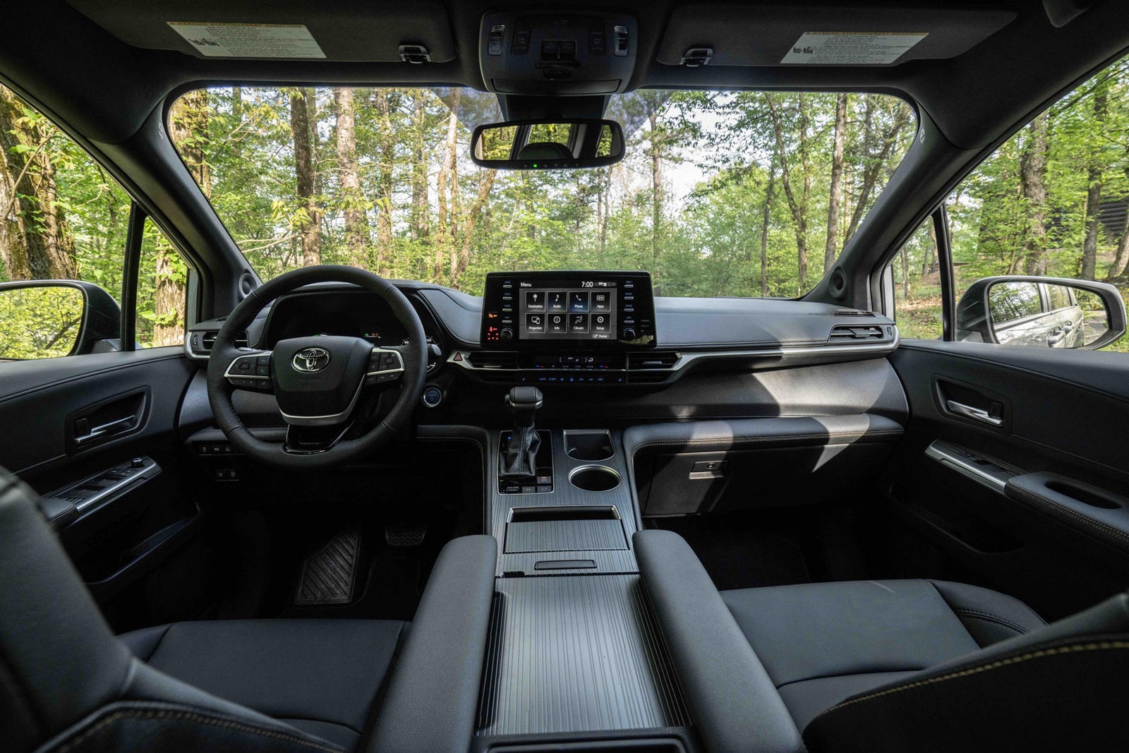 Toyota Sienna Woodland Special Edition ra mắt ảnh 7 Toyota Sienna Woodland Special Edition ra mat anh 7