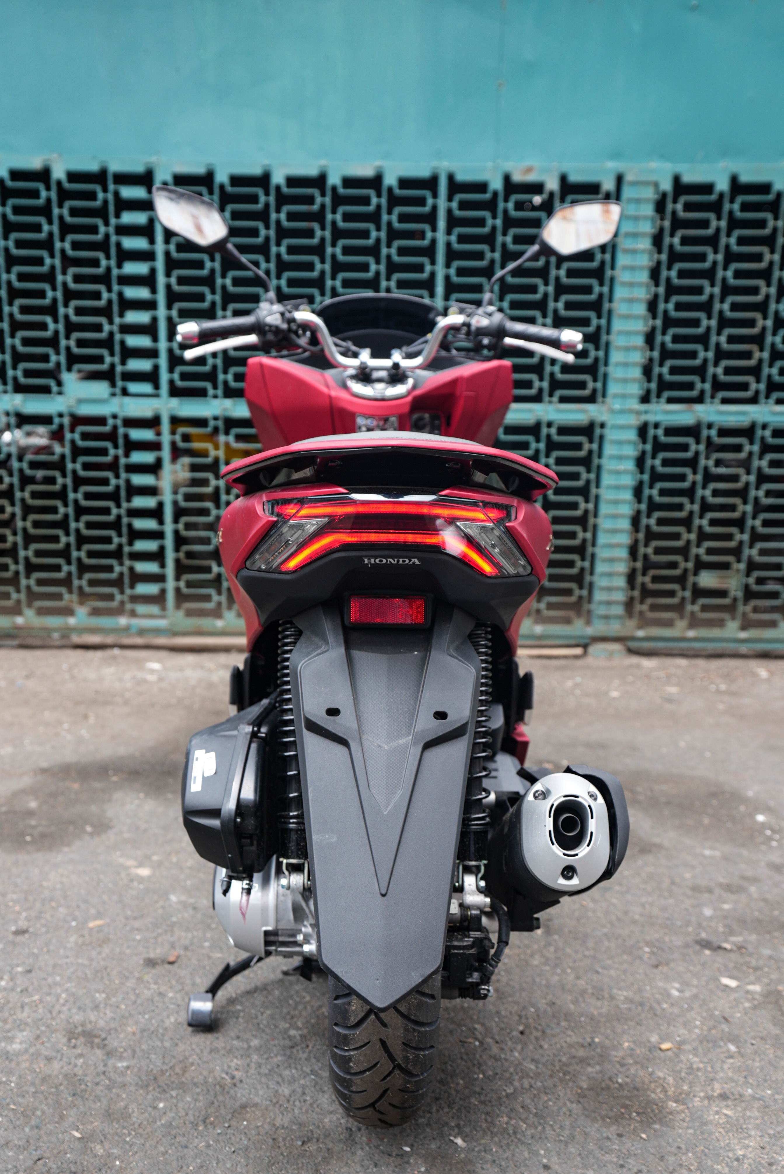 Honda PCX 160 đầu tiên về Việt Nam ảnh 5 Honda PCX 160 dau tien ve Viet Nam anh 5