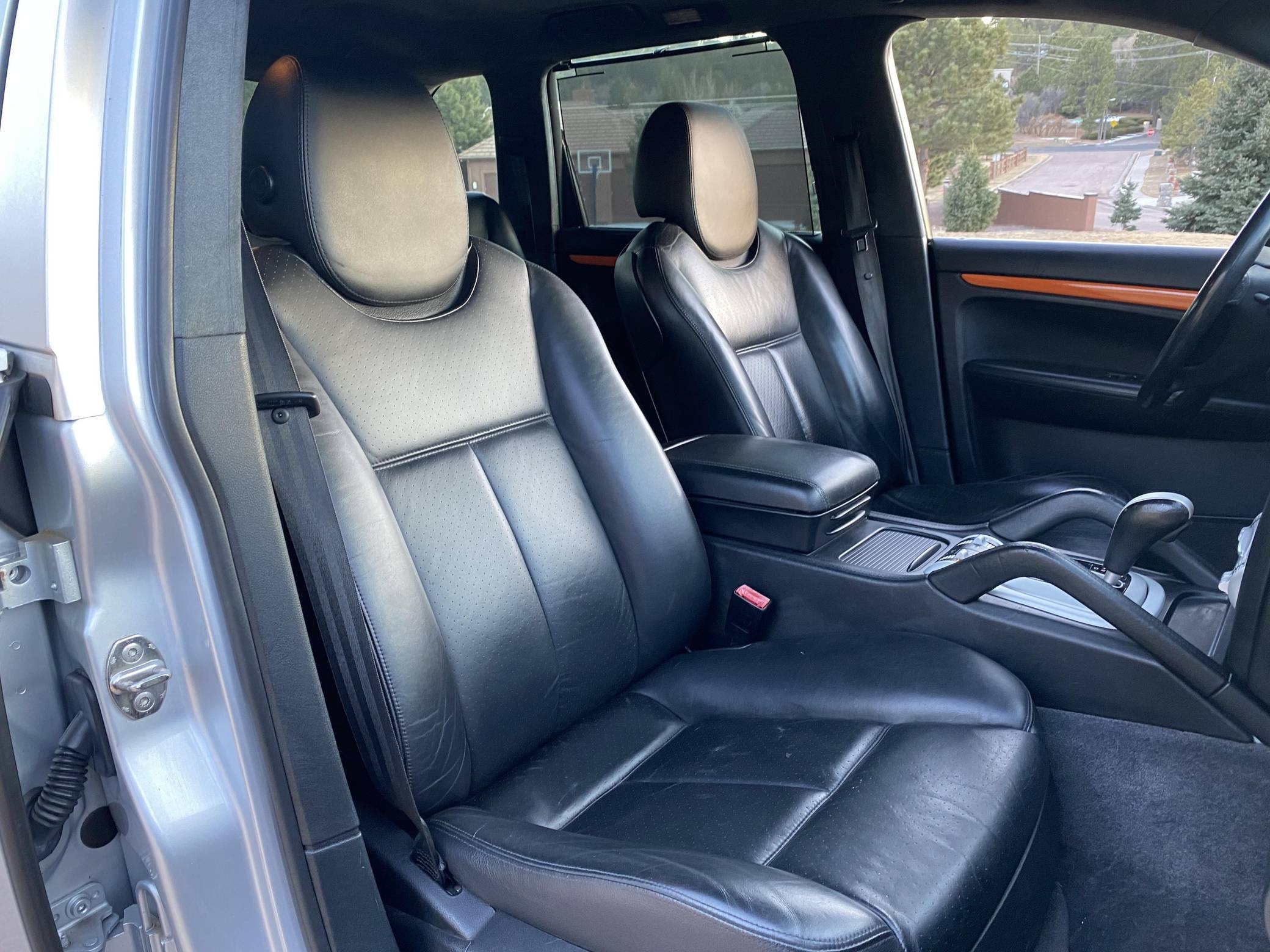 Porsche Cayenne 2005 duoc do phong cach offroad anh 5