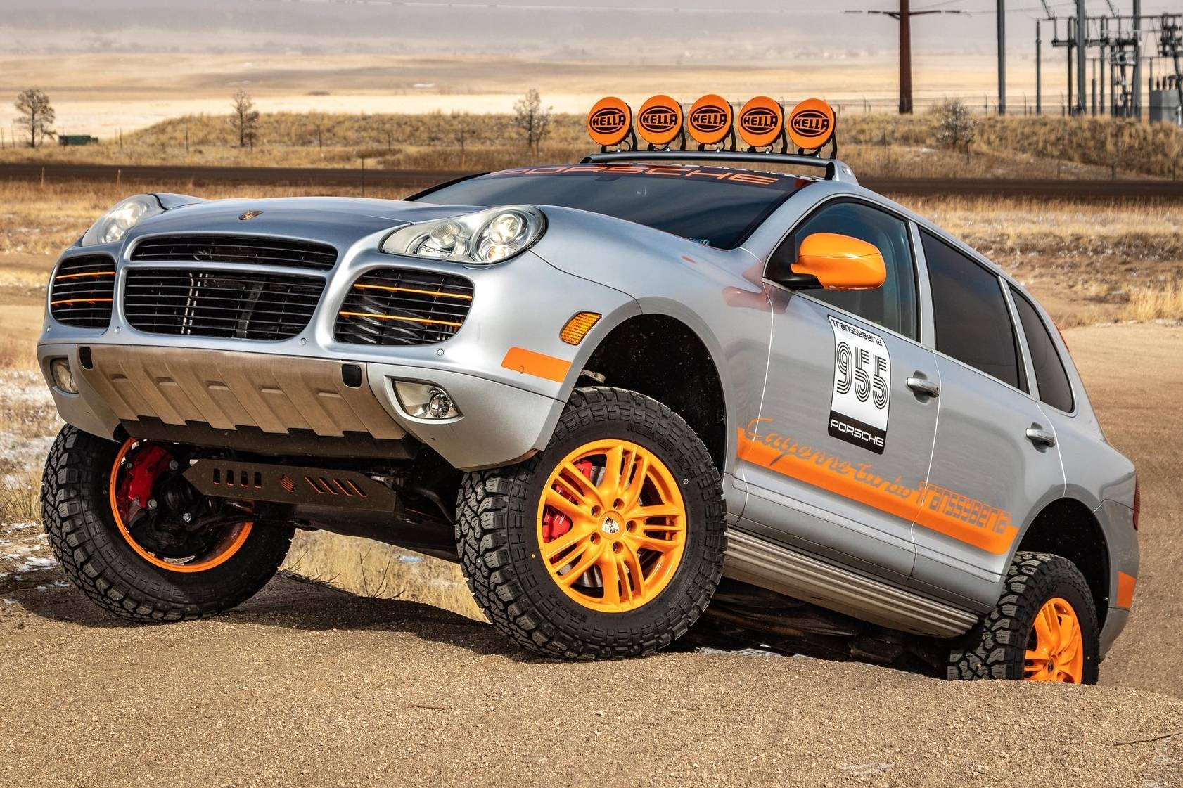 Porsche Cayenne 2005 duoc do phong cach offroad anh 2