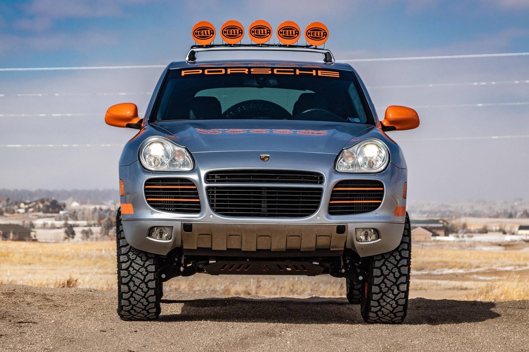 Porsche Cayenne 2005 duoc do phong cach offroad anh 3