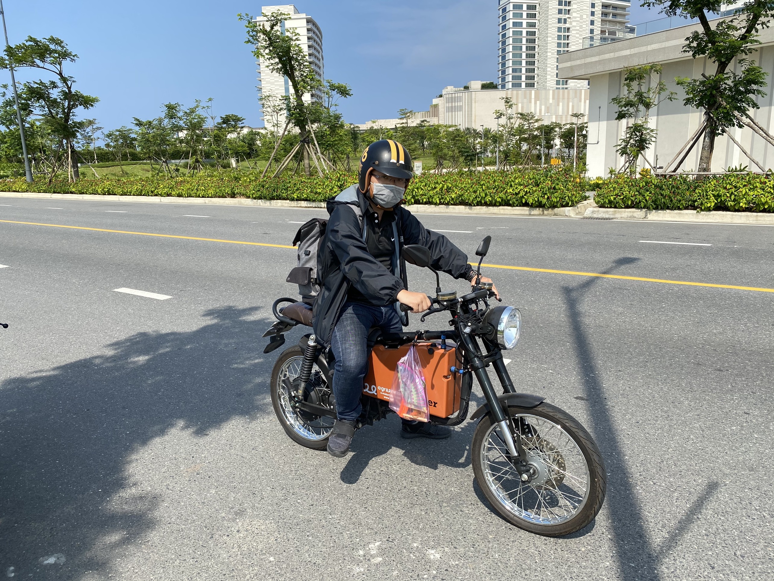 Hành trình dài 165 km trong 12 giờ bằng xe máy điện ảnh 9 Hanh trinh dai 165 km trong 12 gio bang xe may dien anh 9
