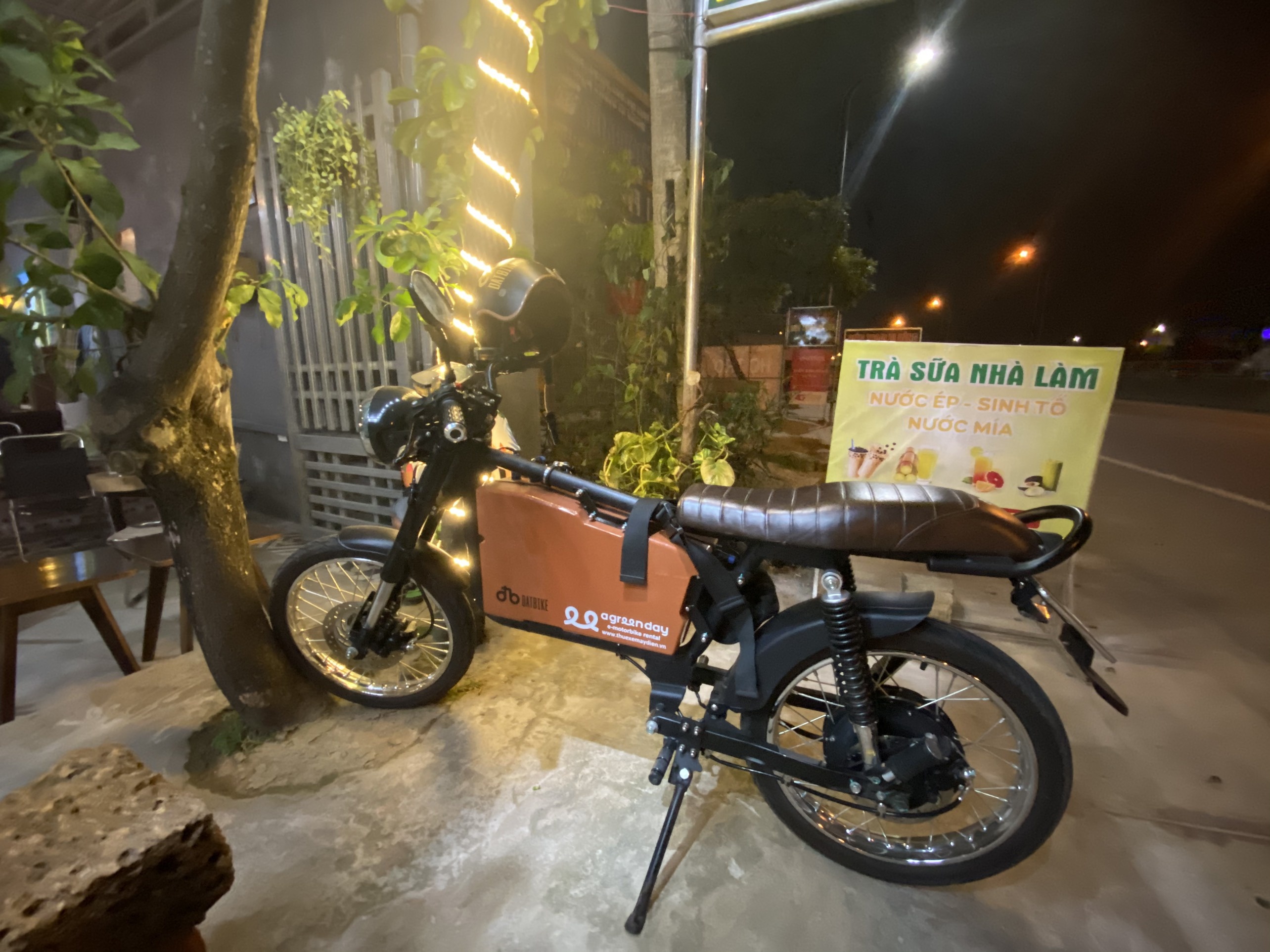 Hành trình dài 165 km trong 12 giờ bằng xe máy điện ảnh 3 Hanh trinh dai 165 km trong 12 gio bang xe may dien anh 3