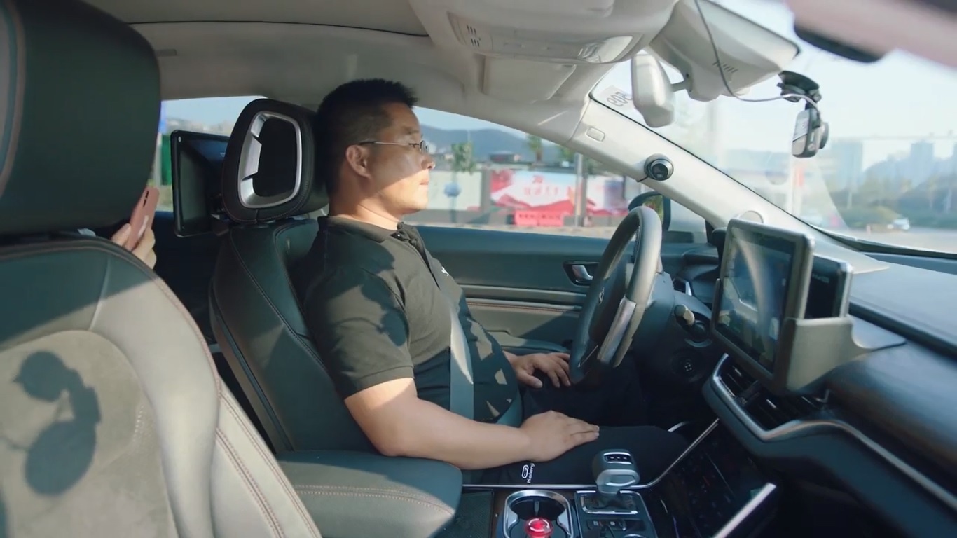 Dich vu xe taxi khong nguoi lai cua Trung Quoc hinh anh