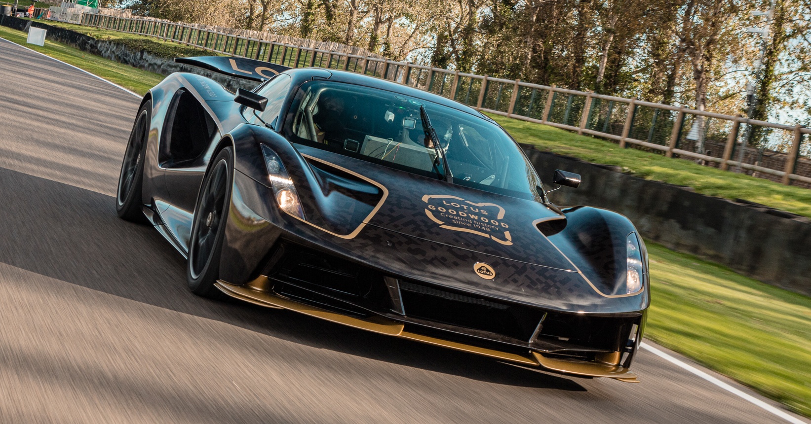 Sieu xe dien Lotus Evija duoc mo ban tai Malaysia, gia 3,8 trieu USD hinh anh