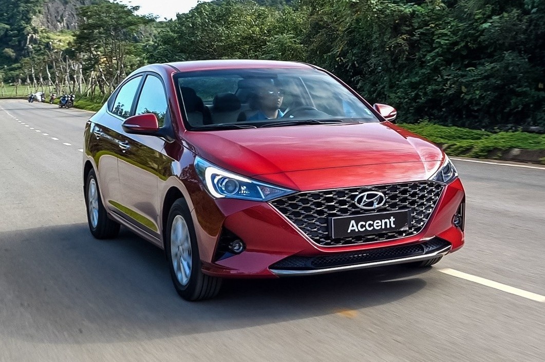 10 oto ban chay nhat thang 4/2021: Hyundai Accent danh bai Toyota Vios hinh anh